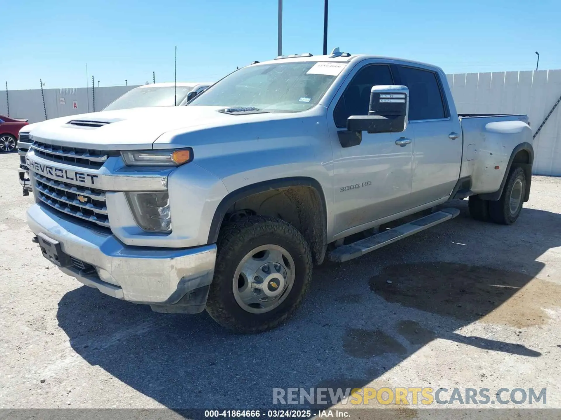 2 Photograph of a damaged car 1GC4YUEY7NF249464 CHEVROLET SILVERADO 3500HD 2022
