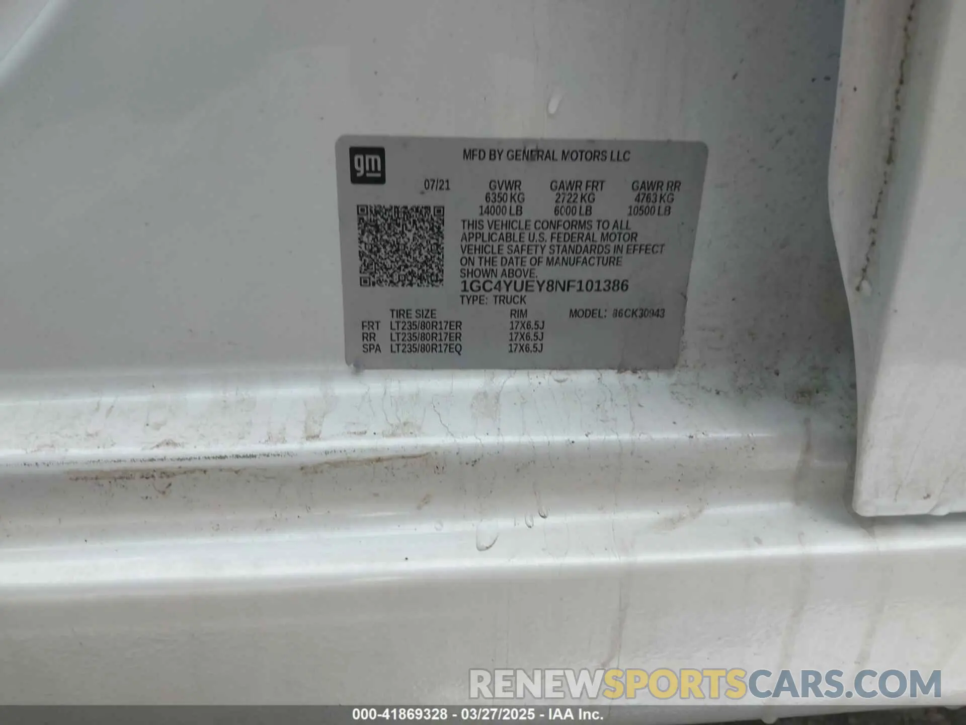 8 Photograph of a damaged car 1GC4YUEY8NF101386 CHEVROLET SILVERADO 3500HD 2022