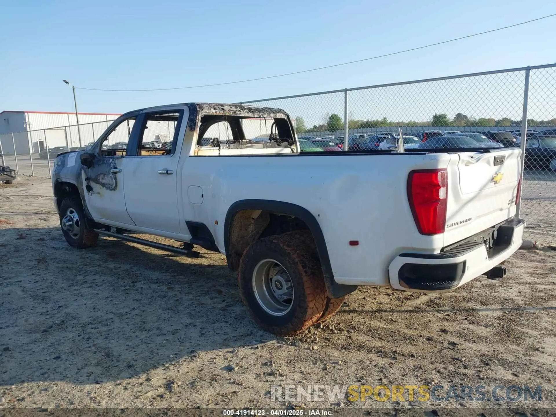 3 Photograph of a damaged car 1GC4YVEY0NF332160 CHEVROLET SILVERADO 3500HD 2022