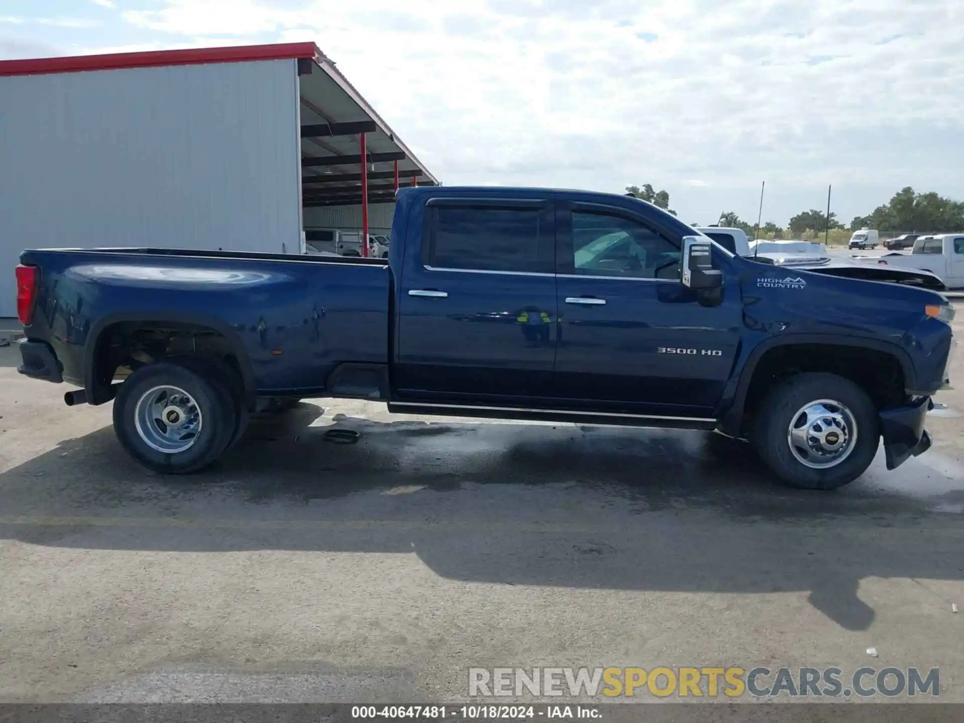 17 Photograph of a damaged car 1GC4YVEY9NF331251 CHEVROLET SILVERADO 3500HD 2022