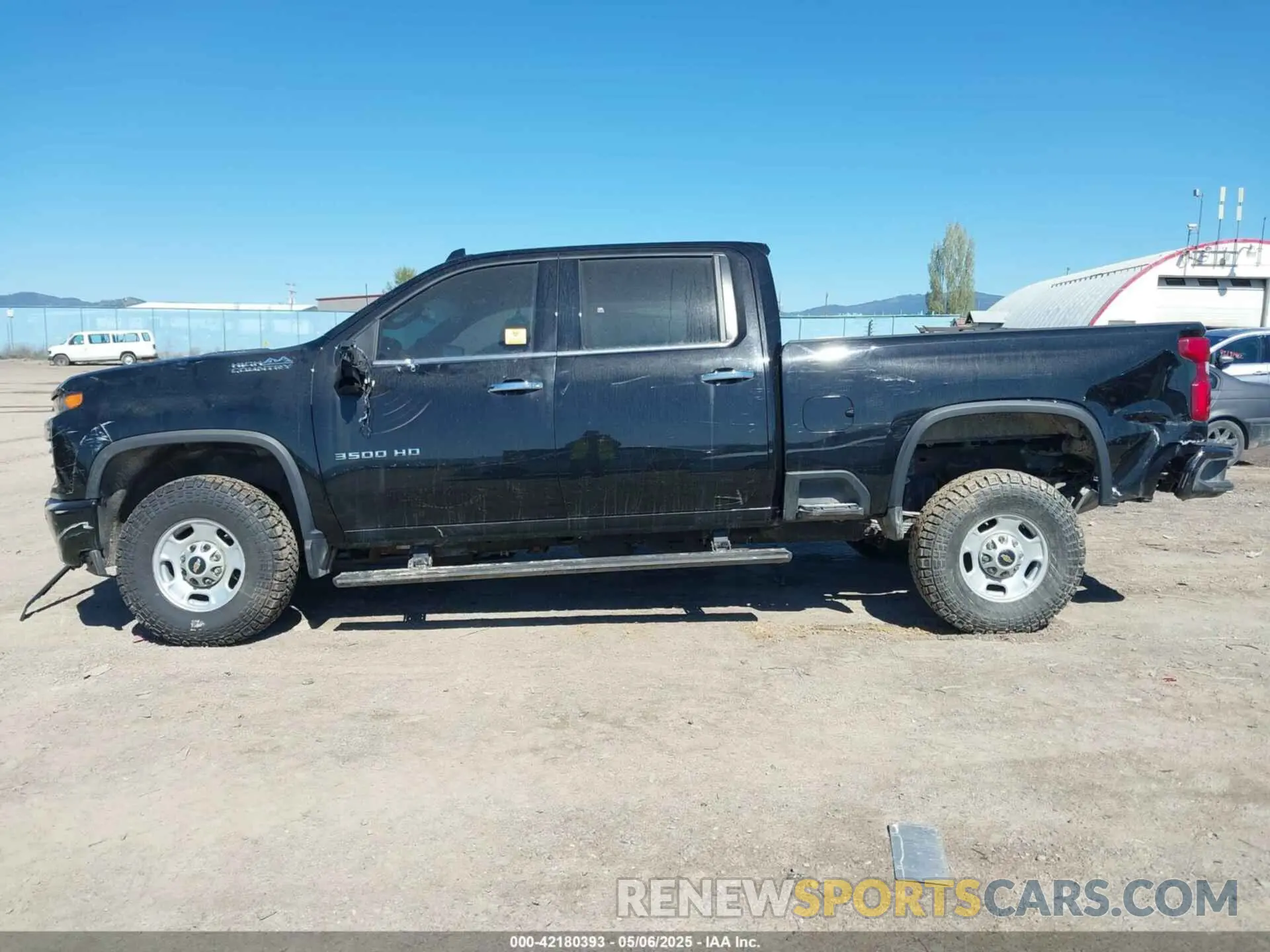 14 Photograph of a damaged car 2GC4YVEY3N1218788 CHEVROLET SILVERADO 3500HD 2022