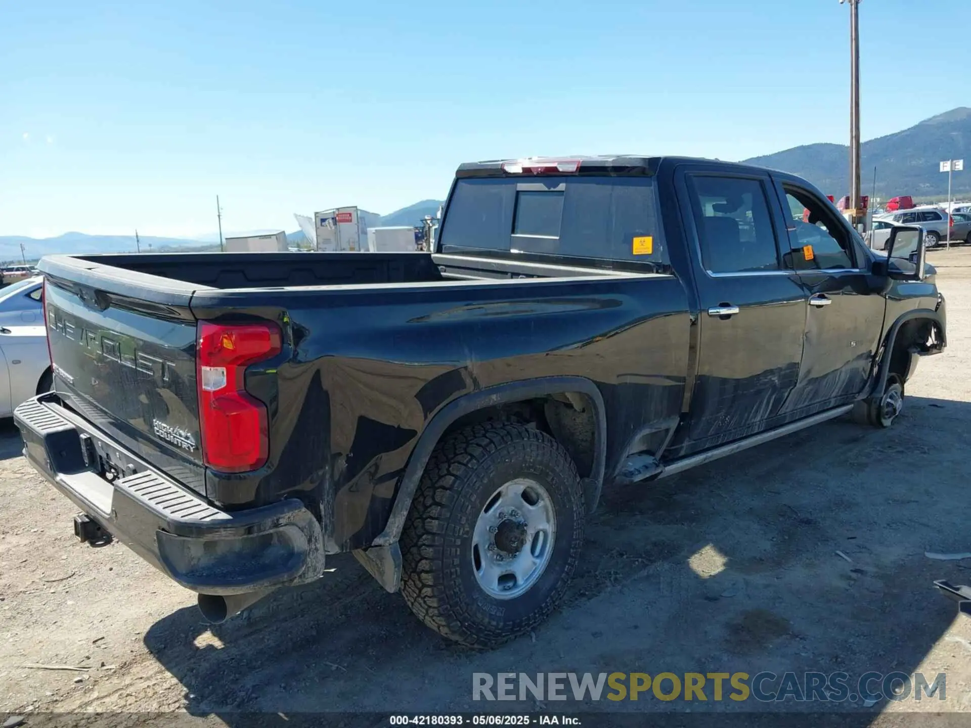 4 Photograph of a damaged car 2GC4YVEY3N1218788 CHEVROLET SILVERADO 3500HD 2022