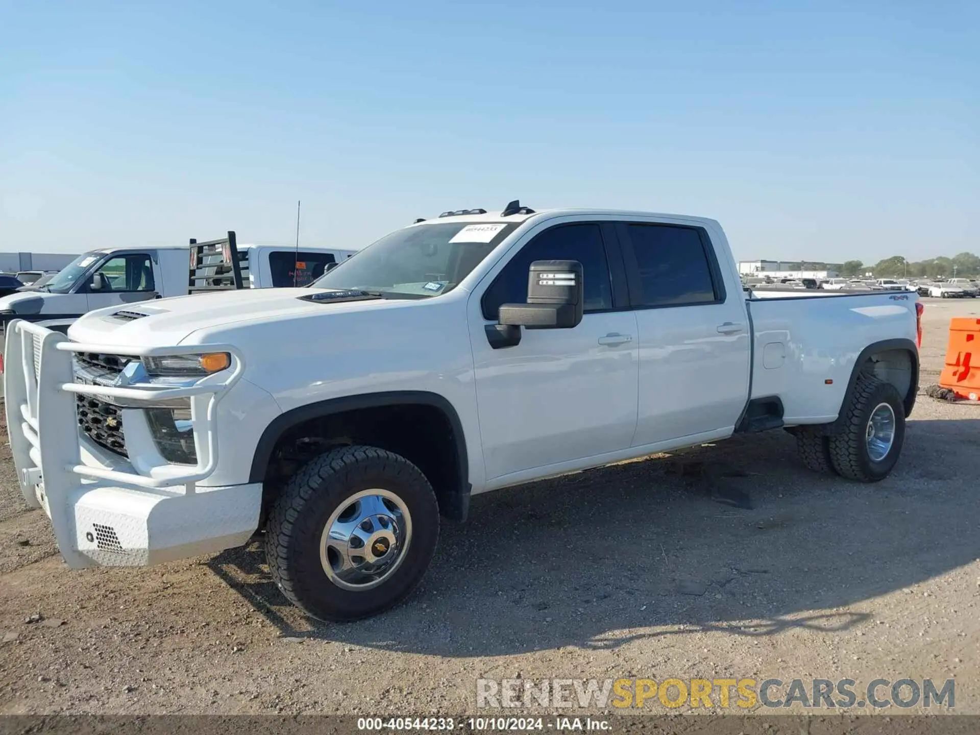11 Photograph of a damaged car 1GC4YTEY1PF169445 CHEVROLET SILVERADO 3500HD 2023