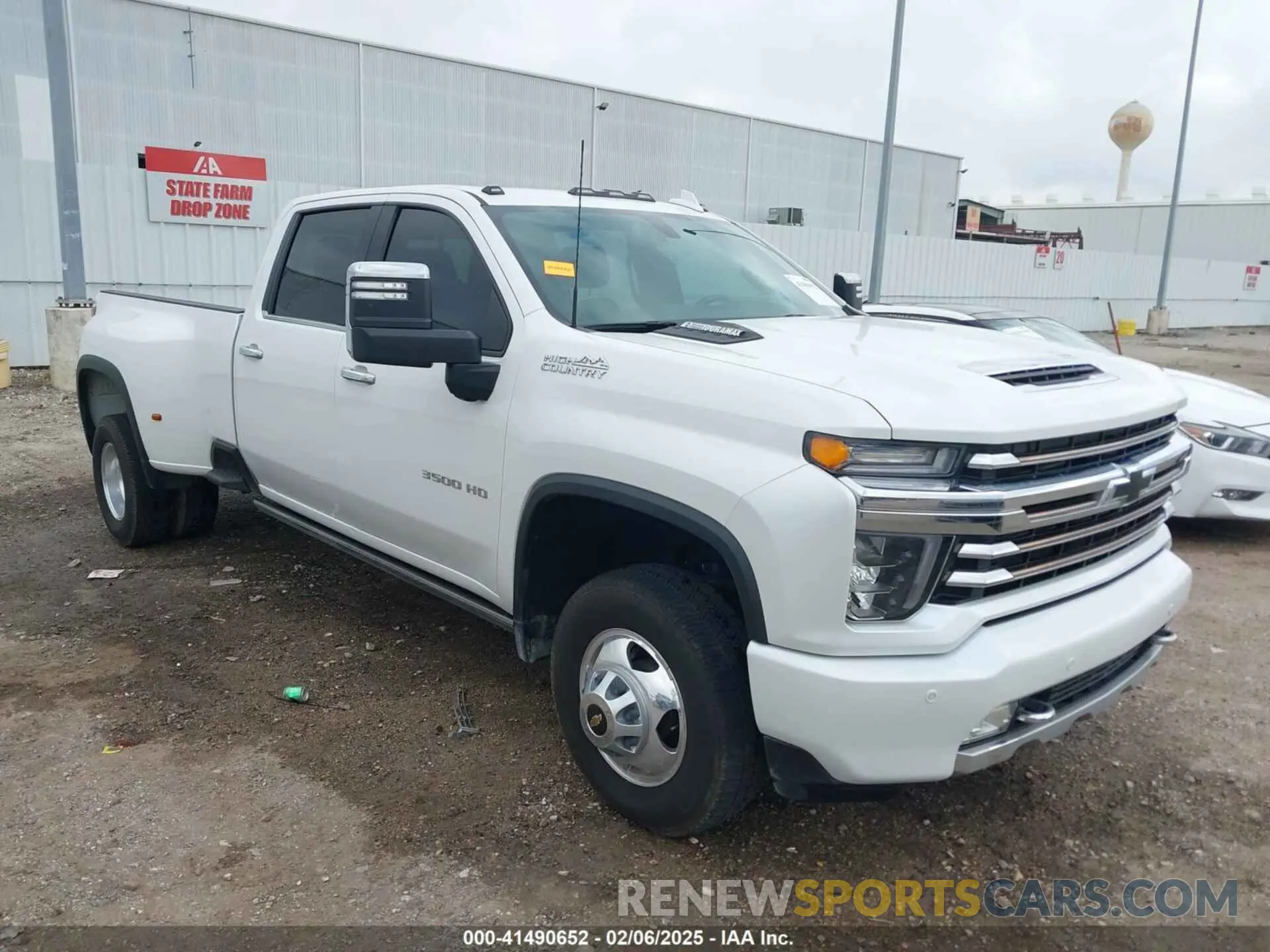 1 Photograph of a damaged car 1GC4YVEY4PF163733 CHEVROLET SILVERADO 3500HD 2023