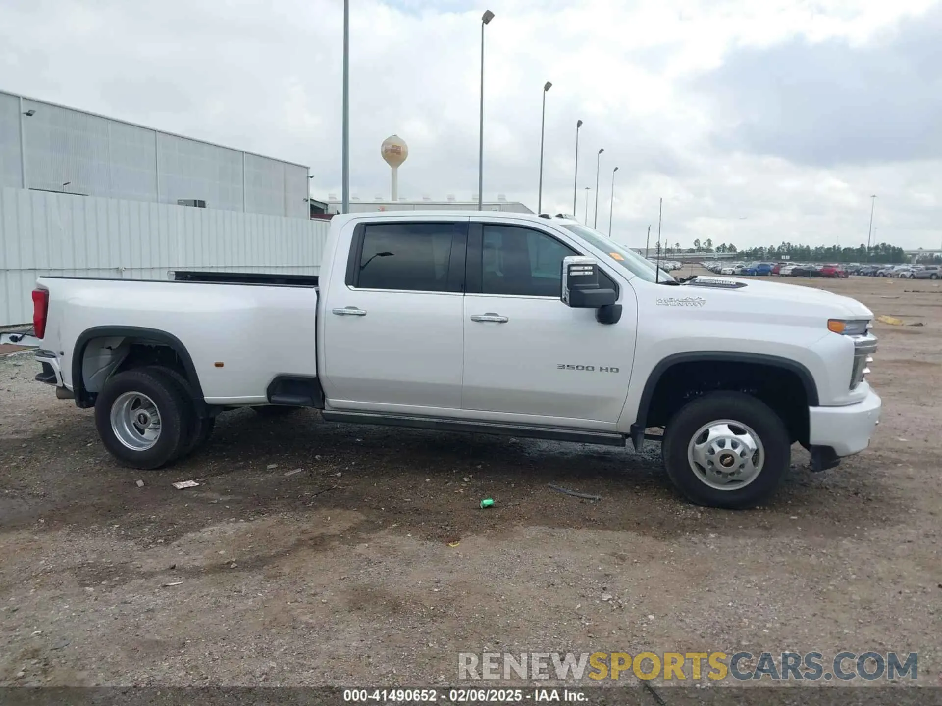 13 Photograph of a damaged car 1GC4YVEY4PF163733 CHEVROLET SILVERADO 3500HD 2023