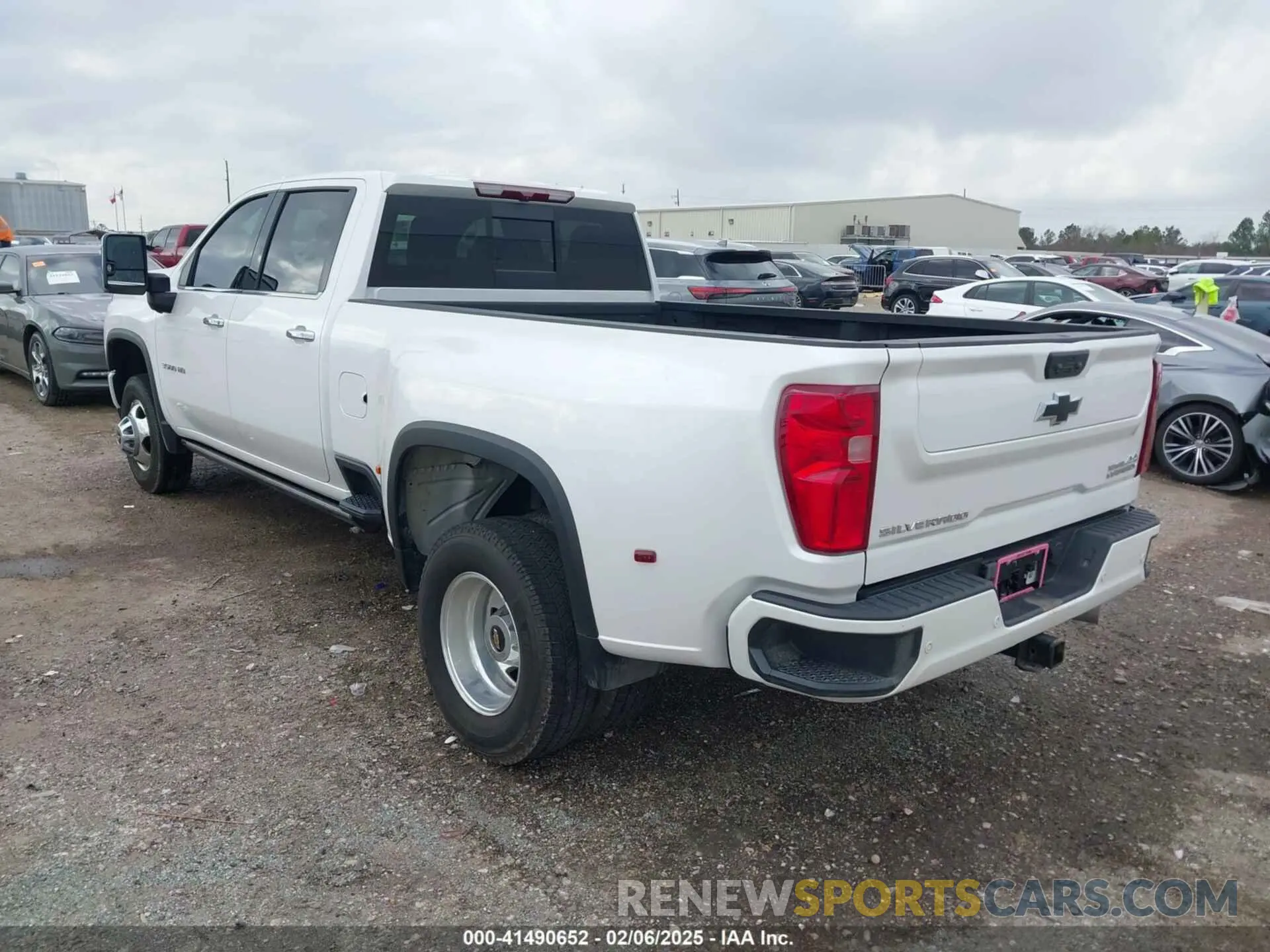 3 Photograph of a damaged car 1GC4YVEY4PF163733 CHEVROLET SILVERADO 3500HD 2023