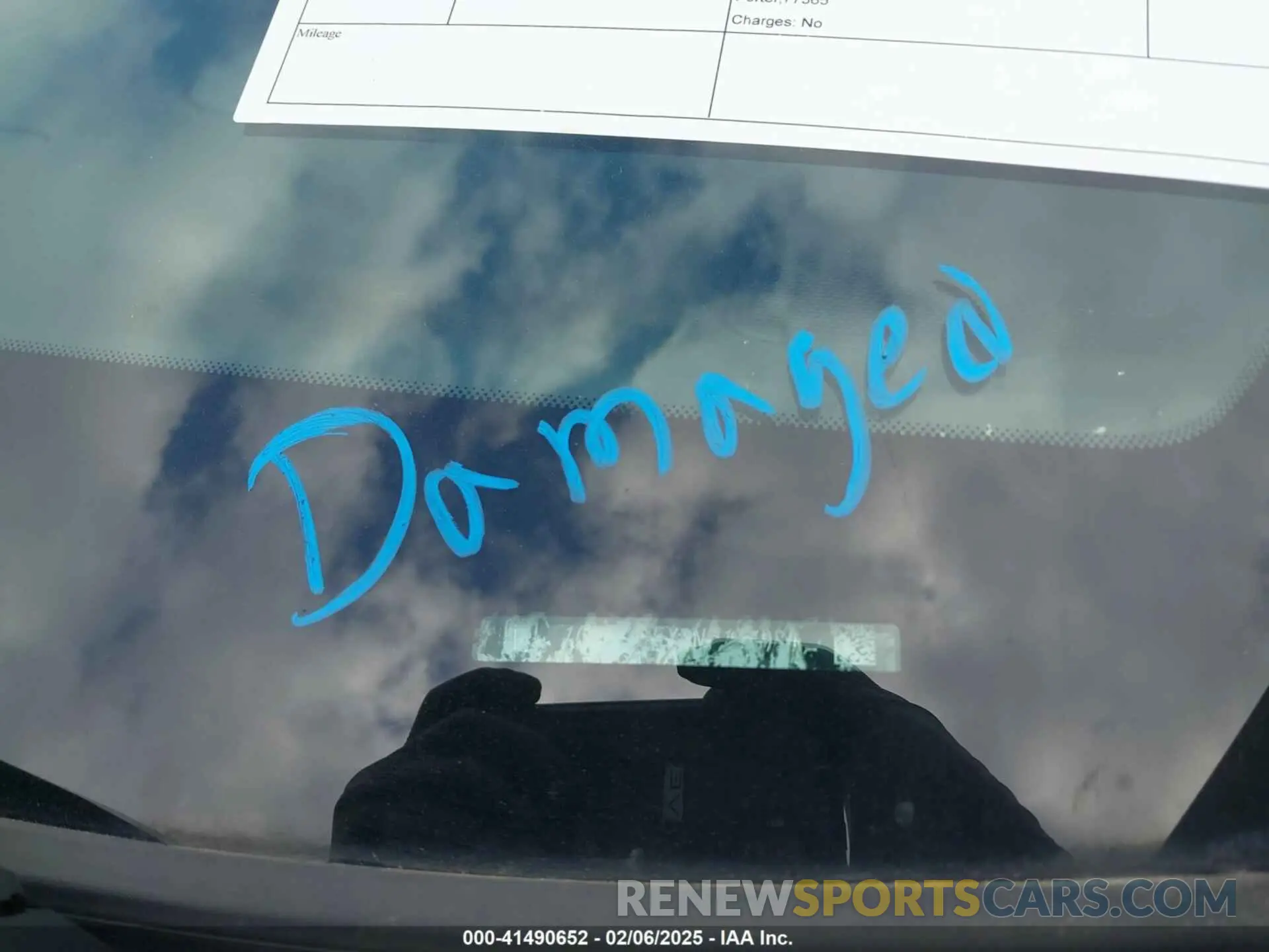 8 Photograph of a damaged car 1GC4YVEY4PF163733 CHEVROLET SILVERADO 3500HD 2023