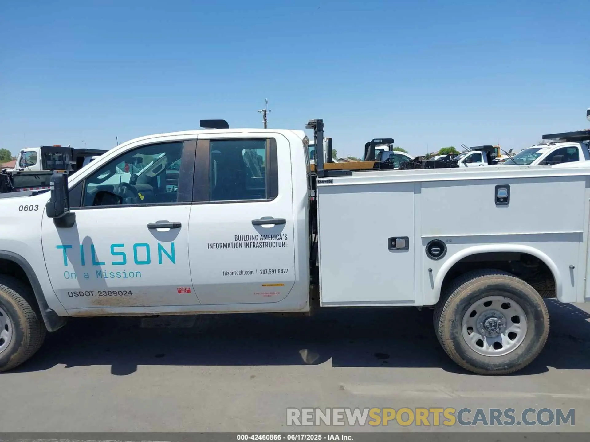14 Photograph of a damaged car 1GC5YSE7XPF236209 CHEVROLET SILVERADO 3500HD 2023