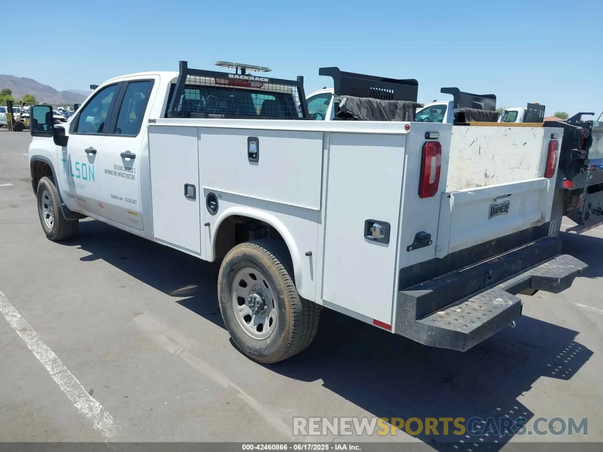 3 Photograph of a damaged car 1GC5YSE7XPF236209 CHEVROLET SILVERADO 3500HD 2023