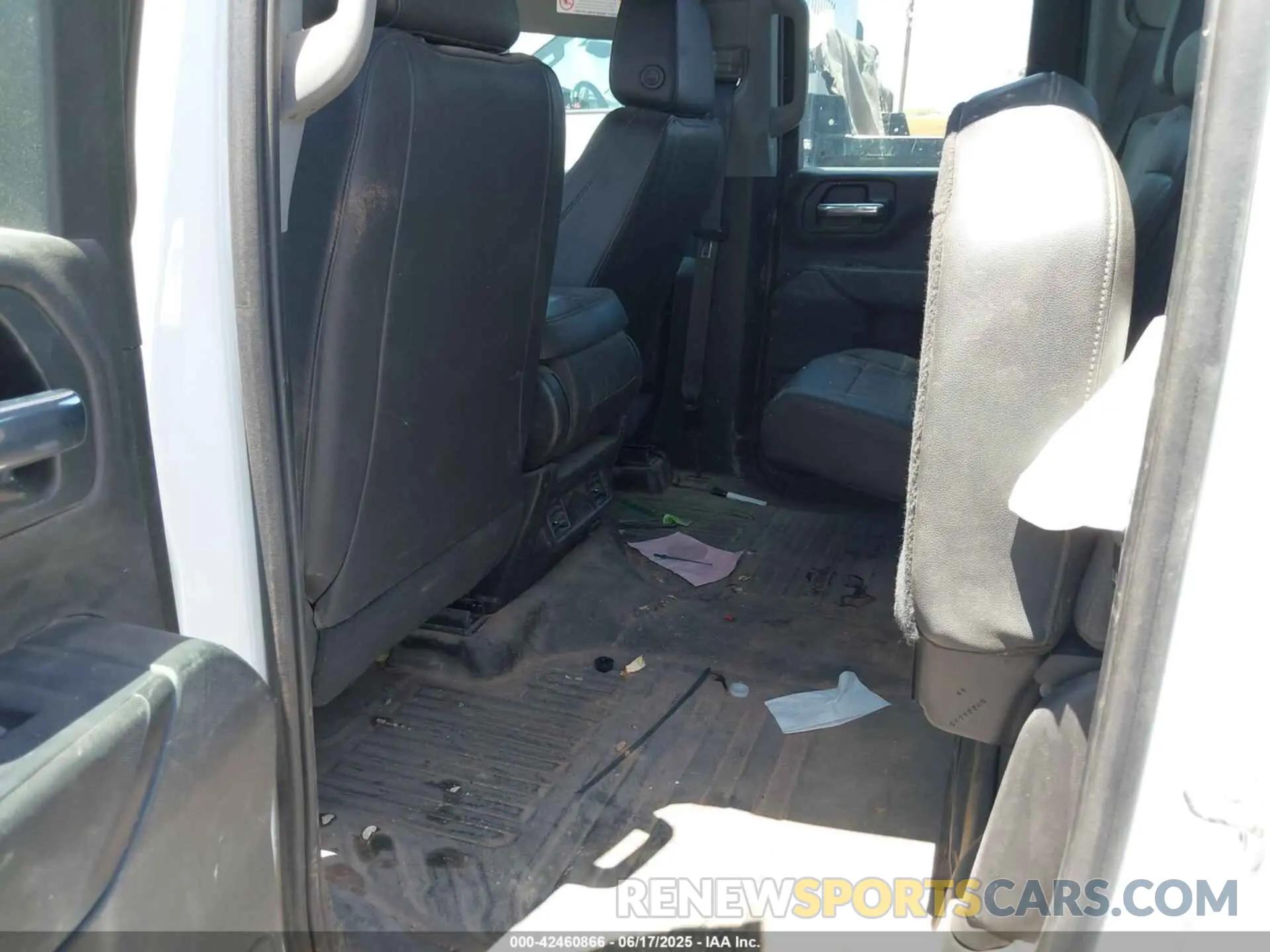 6 Photograph of a damaged car 1GC5YSE7XPF236209 CHEVROLET SILVERADO 3500HD 2023