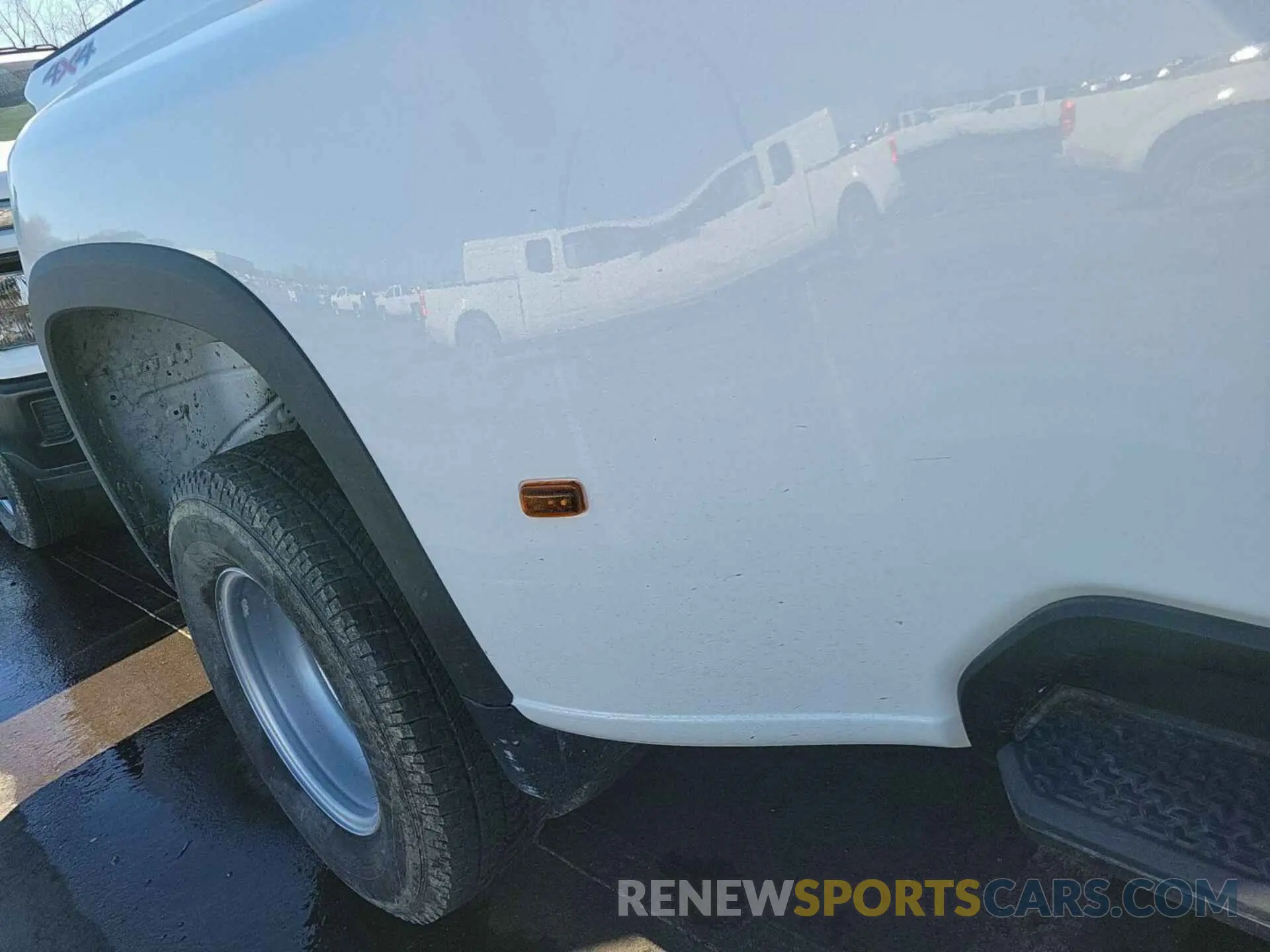 17 Photograph of a damaged car 1GC3YSE70RF322171 CHEVROLET SILVERADO 3500HD 2024