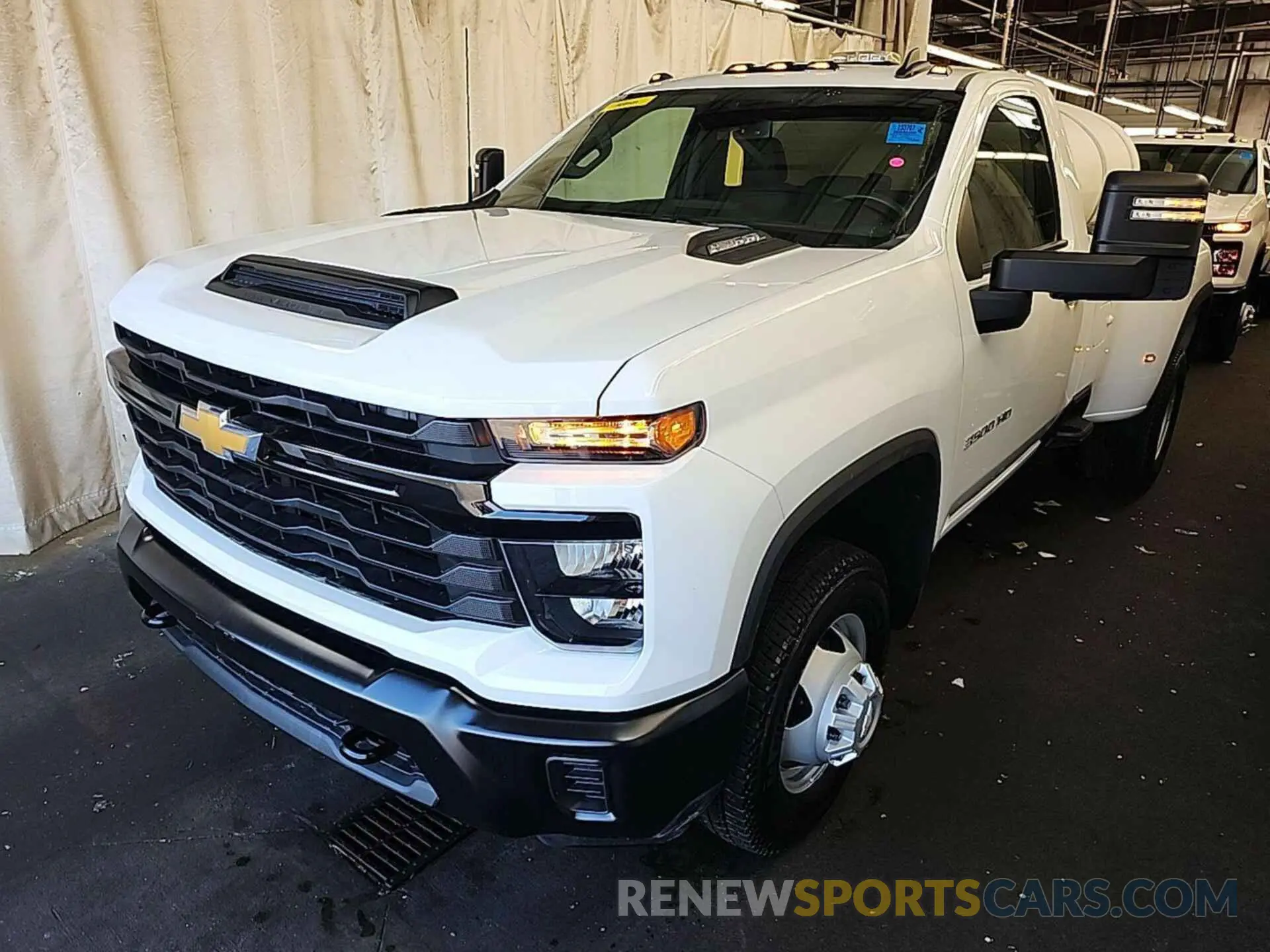 21 Photograph of a damaged car 1GC3YSE70RF322171 CHEVROLET SILVERADO 3500HD 2024