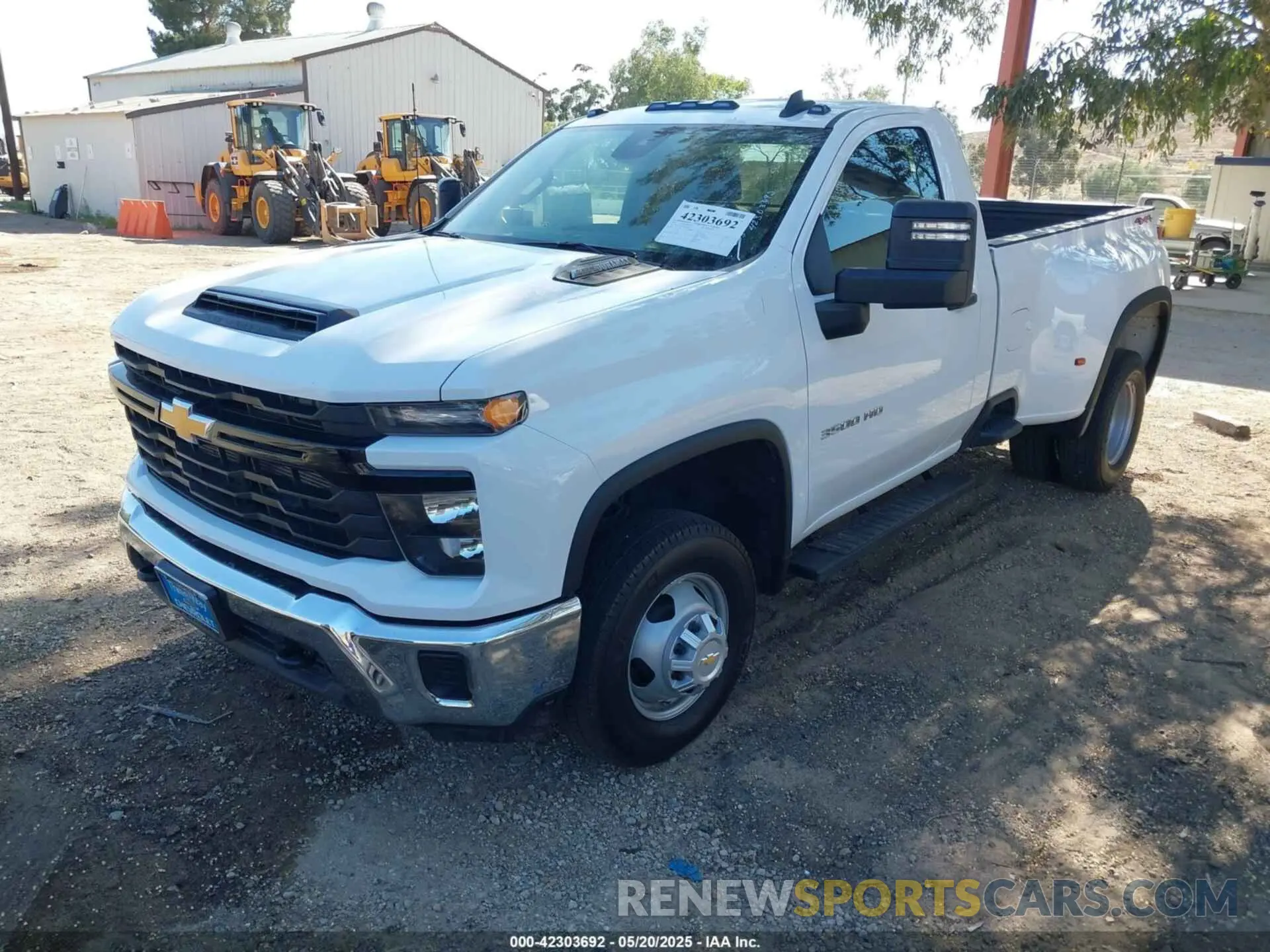 2 Photograph of a damaged car 1GC3YSEY8RF387083 CHEVROLET SILVERADO 3500HD 2024