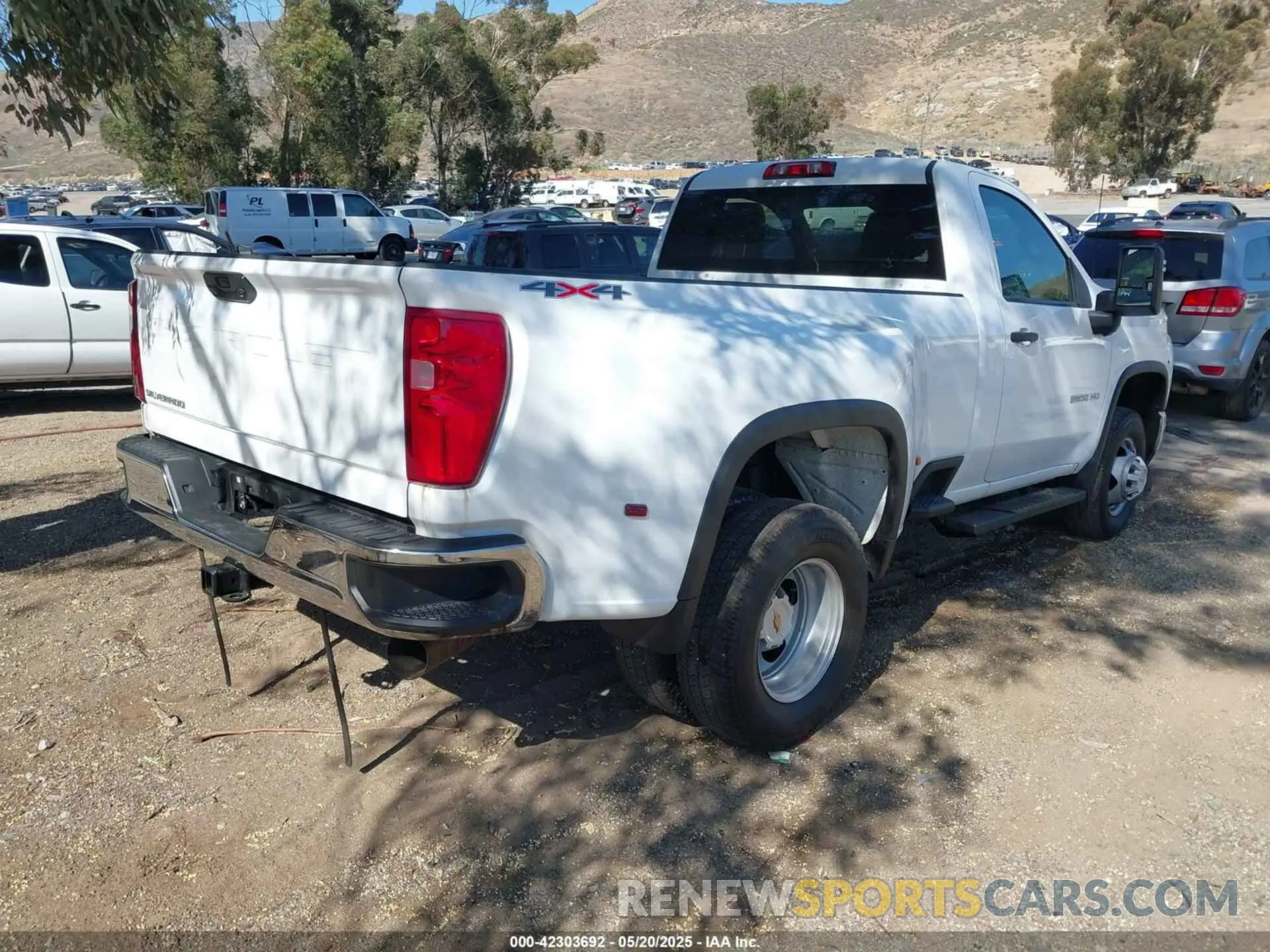 4 Photograph of a damaged car 1GC3YSEY8RF387083 CHEVROLET SILVERADO 3500HD 2024