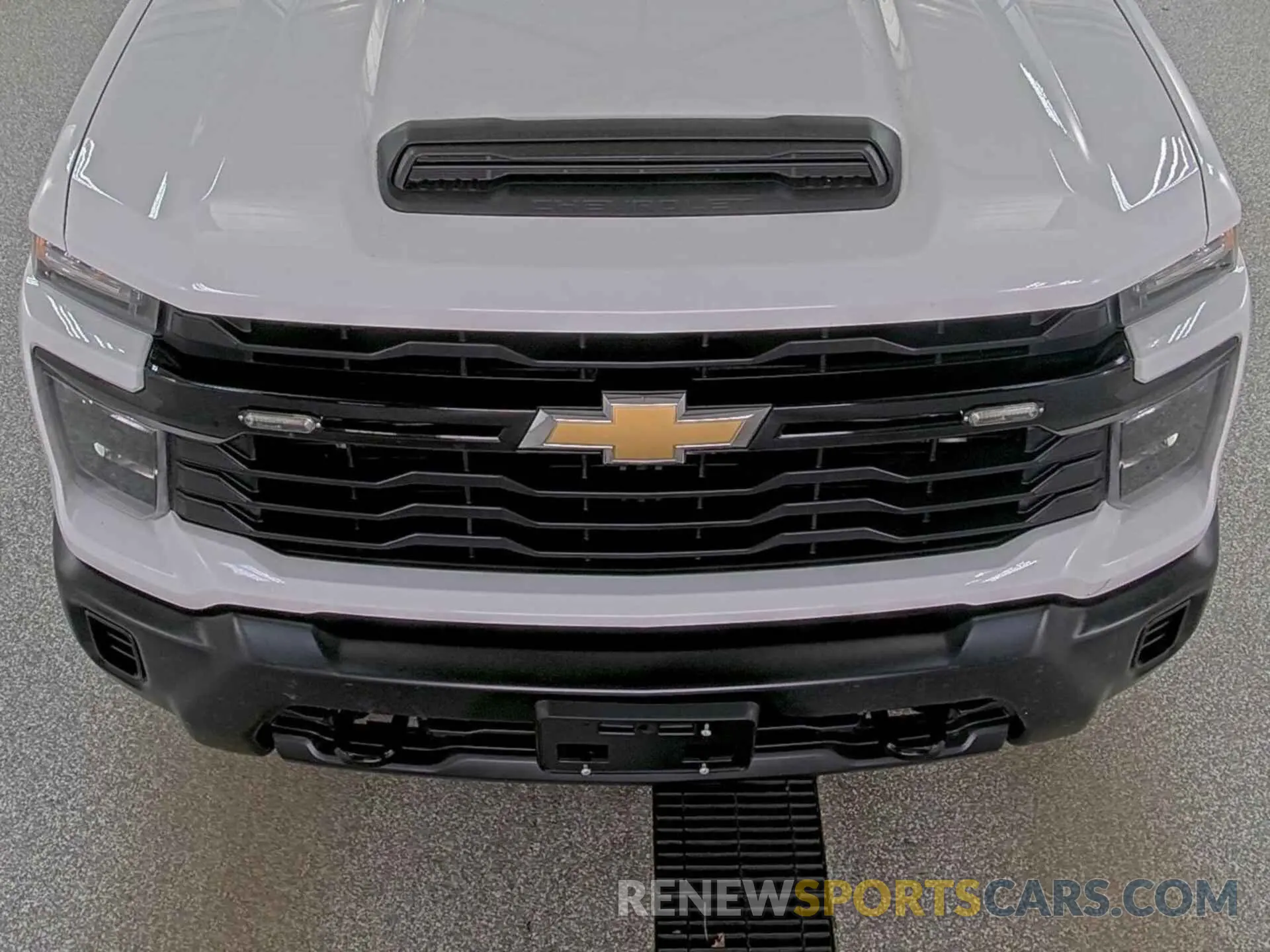 17 Photograph of a damaged car 1GC4YSE70RF262655 CHEVROLET SILVERADO 3500HD 2024