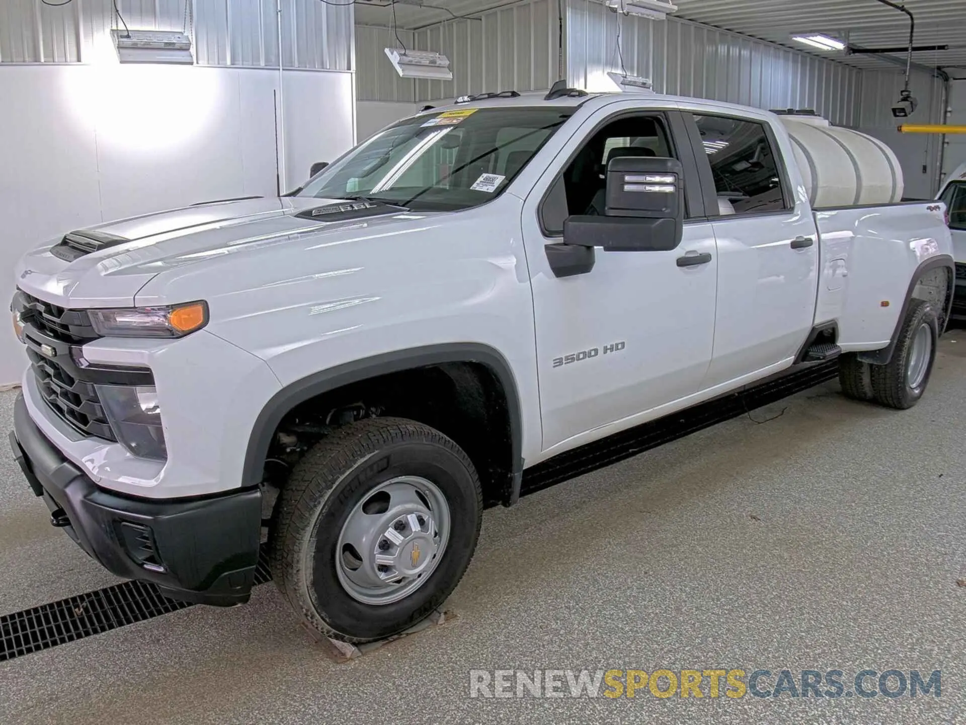 18 Photograph of a damaged car 1GC4YSE70RF262655 CHEVROLET SILVERADO 3500HD 2024