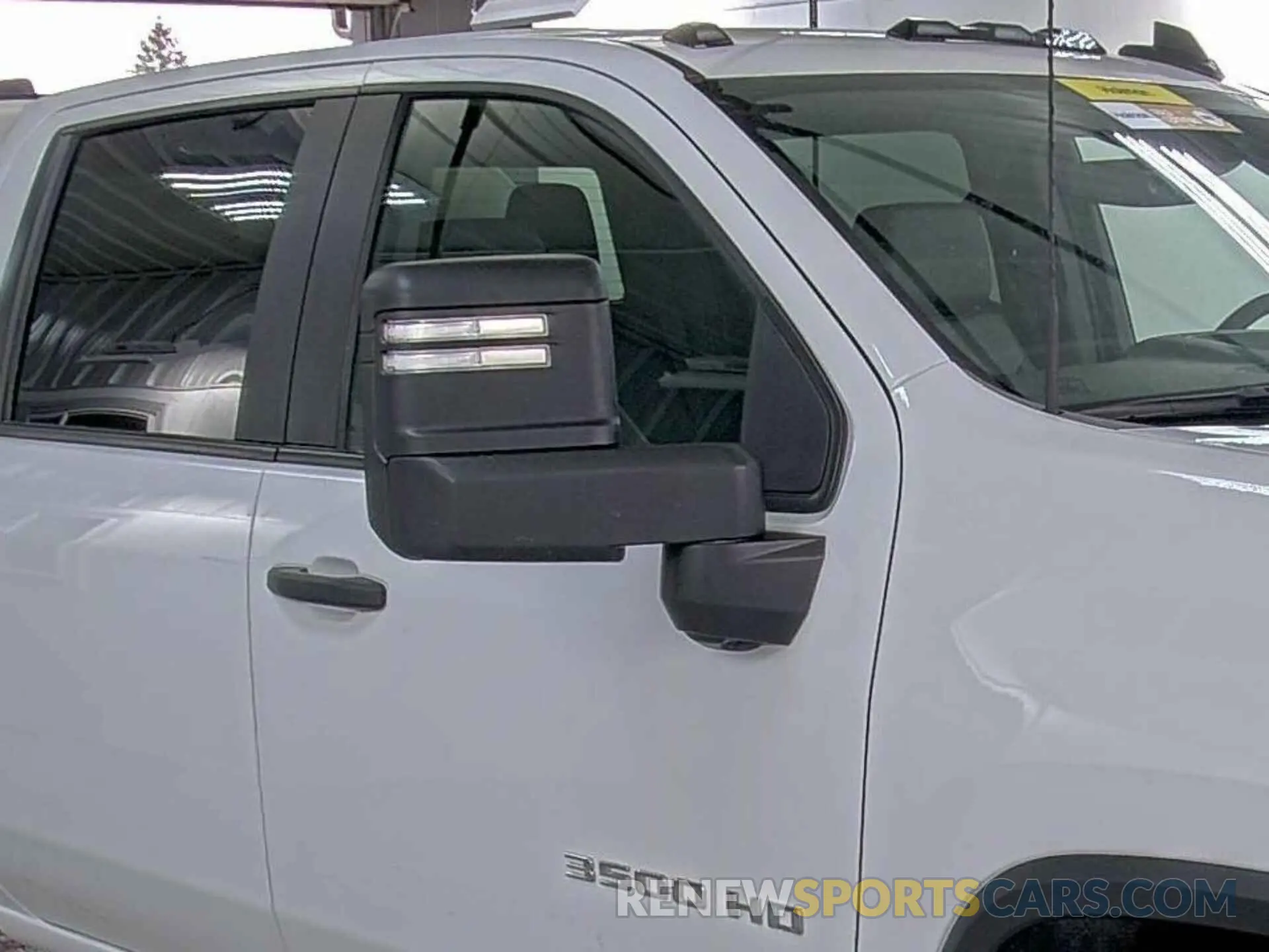 28 Photograph of a damaged car 1GC4YSE70RF262655 CHEVROLET SILVERADO 3500HD 2024
