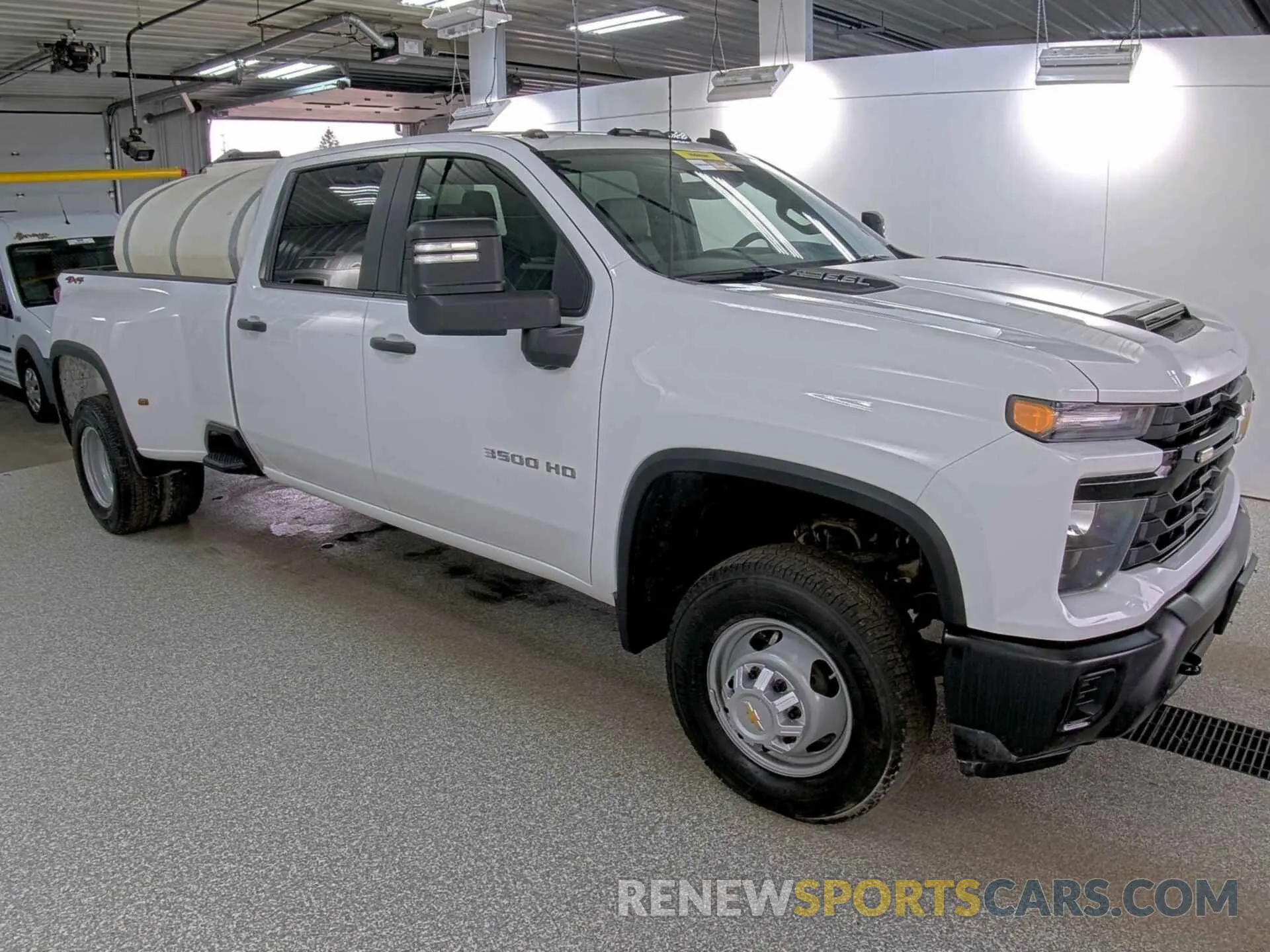 9 Photograph of a damaged car 1GC4YSE70RF262655 CHEVROLET SILVERADO 3500HD 2024