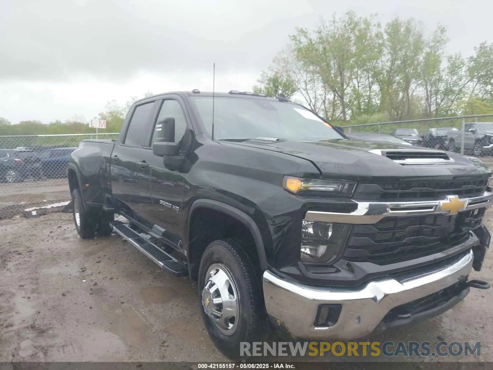 1 Photograph of a damaged car 1GC4YTEY4RF117441 CHEVROLET SILVERADO 3500HD 2024