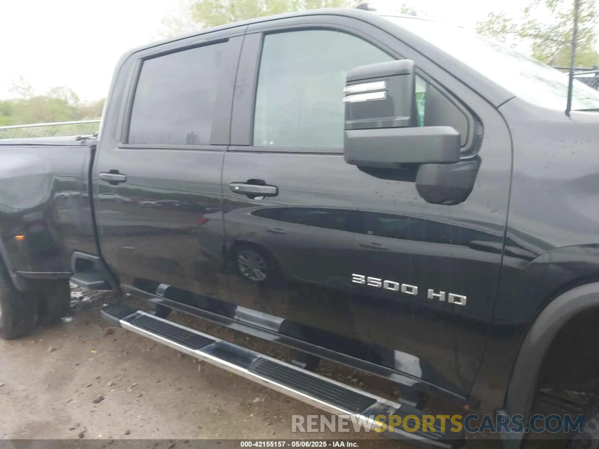 13 Photograph of a damaged car 1GC4YTEY4RF117441 CHEVROLET SILVERADO 3500HD 2024