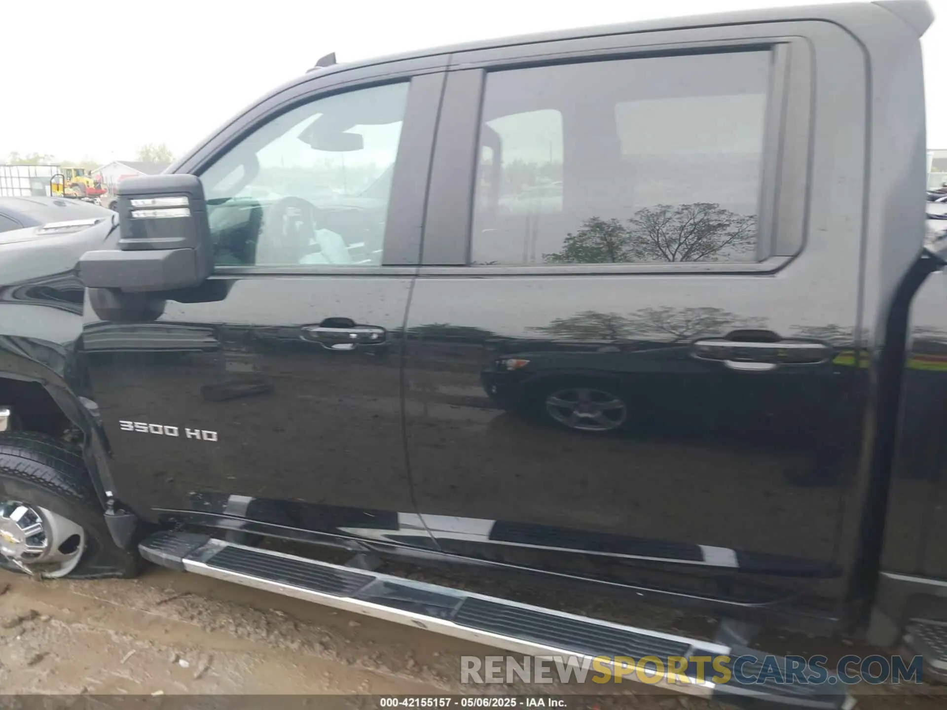 14 Photograph of a damaged car 1GC4YTEY4RF117441 CHEVROLET SILVERADO 3500HD 2024
