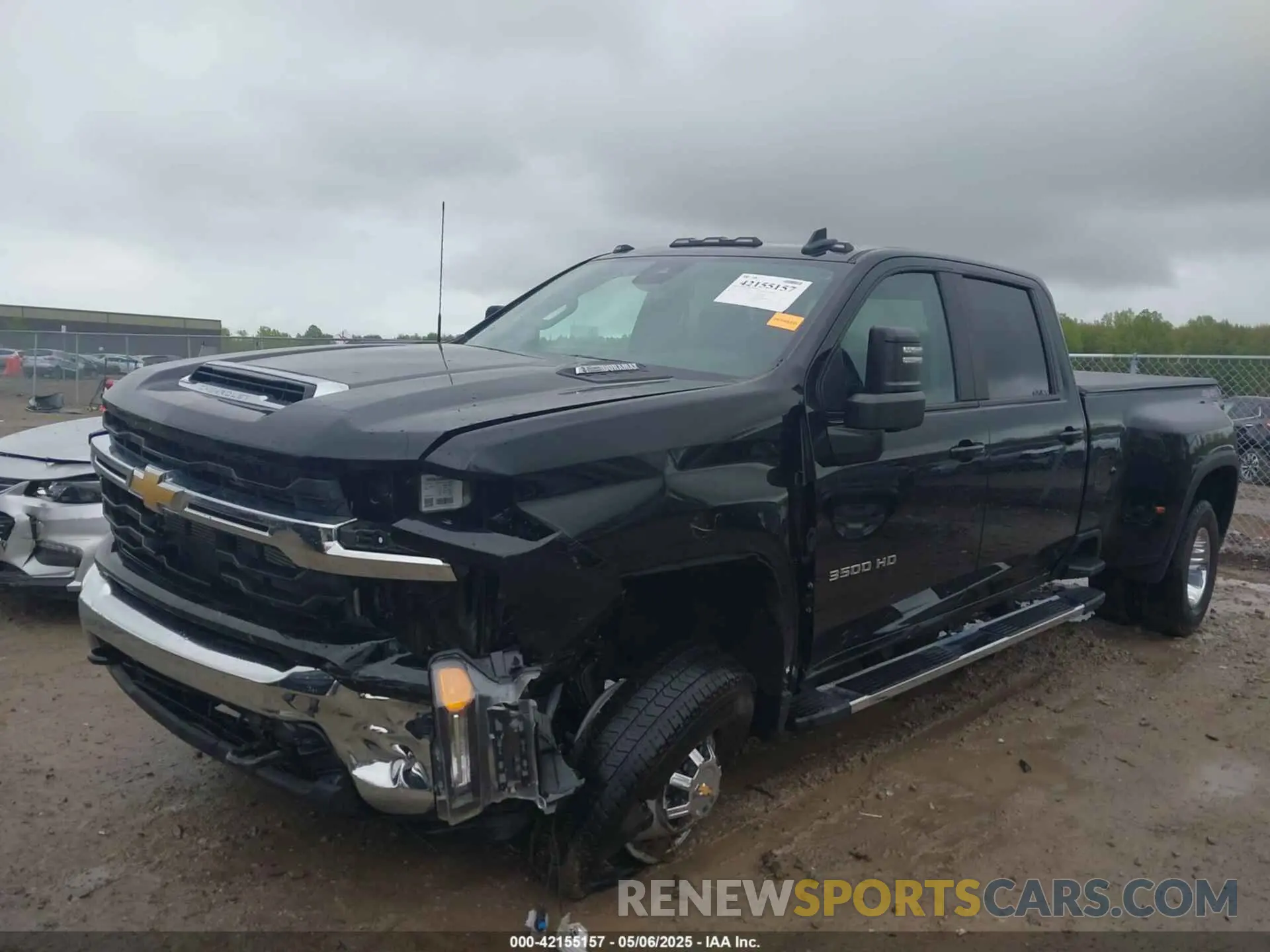 2 Photograph of a damaged car 1GC4YTEY4RF117441 CHEVROLET SILVERADO 3500HD 2024