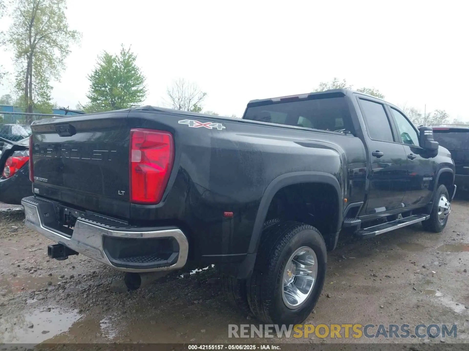 4 Photograph of a damaged car 1GC4YTEY4RF117441 CHEVROLET SILVERADO 3500HD 2024