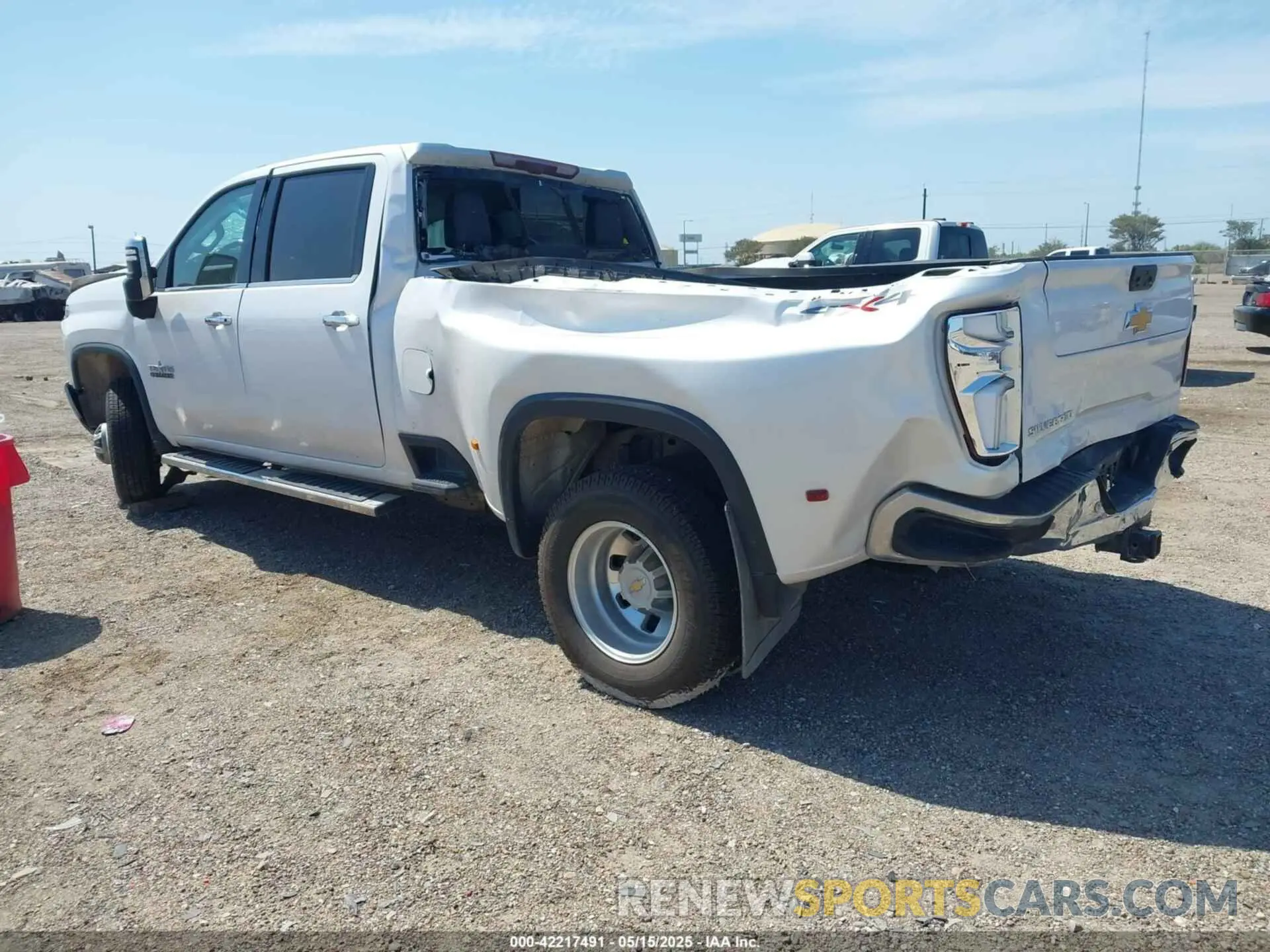 3 Photograph of a damaged car 1GC4YUEY0RF196337 CHEVROLET SILVERADO 3500HD 2024