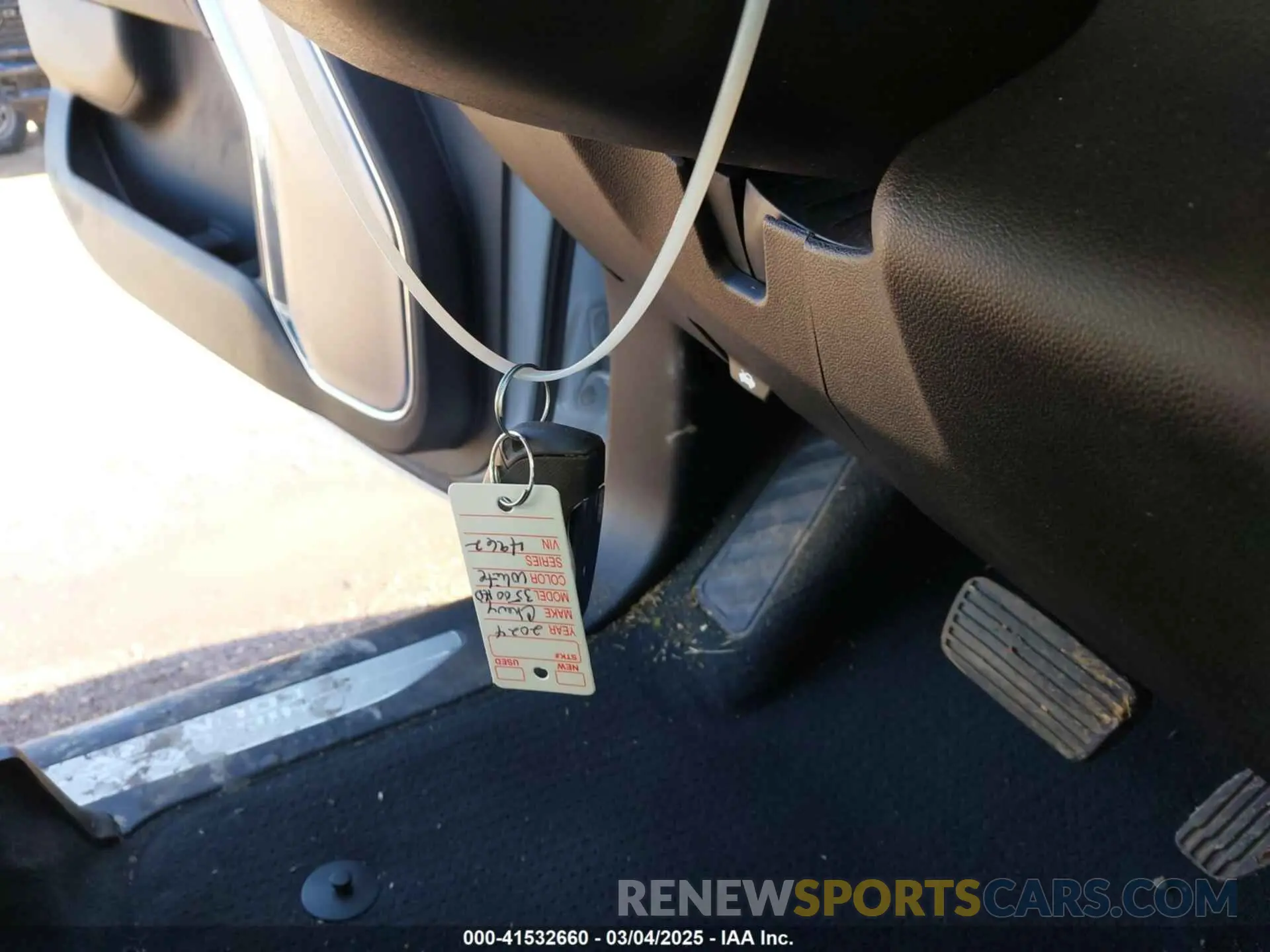 10 Photograph of a damaged car 1GC4YVE75RF314962 CHEVROLET SILVERADO 3500HD 2024