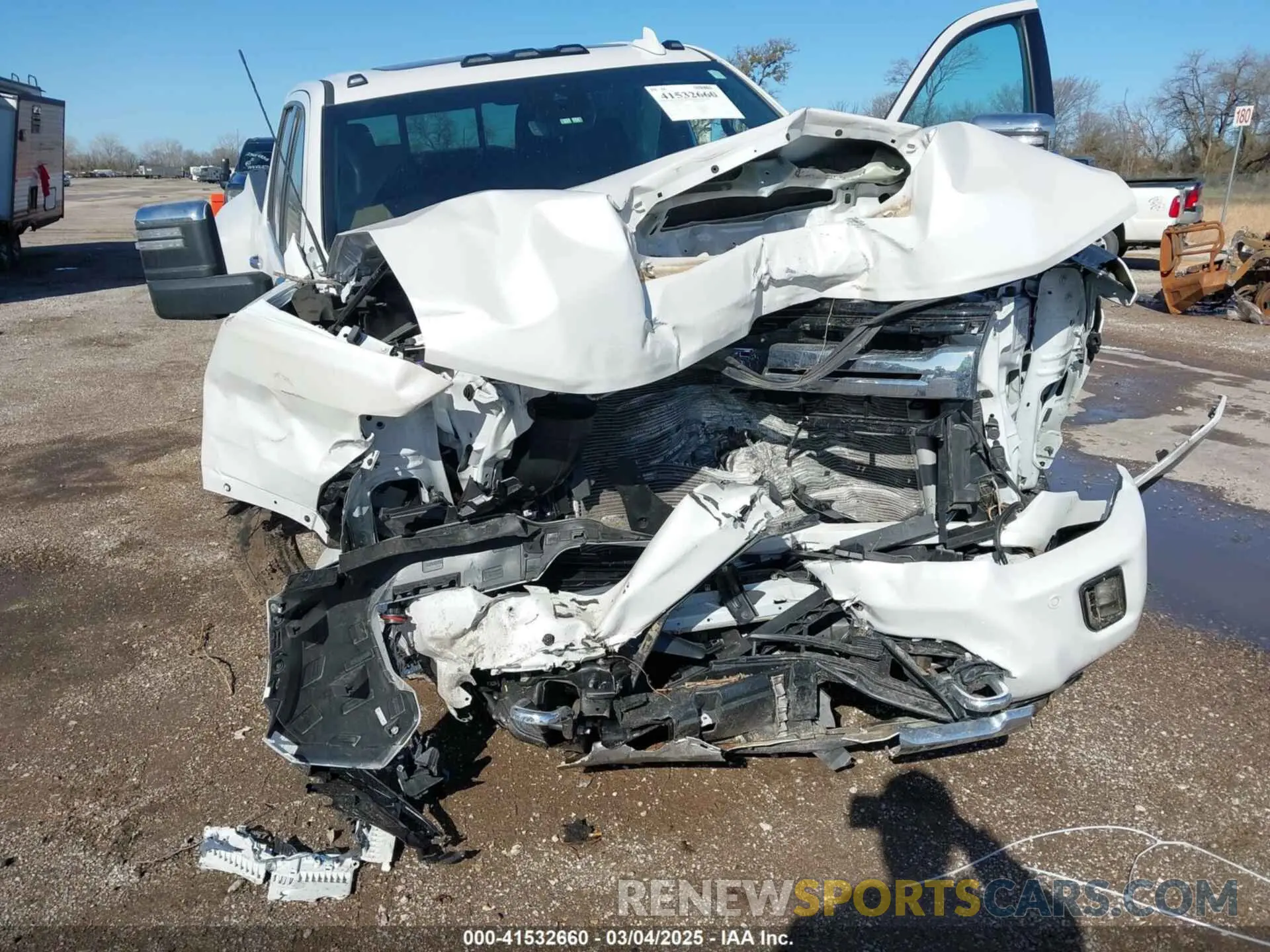 11 Photograph of a damaged car 1GC4YVE75RF314962 CHEVROLET SILVERADO 3500HD 2024