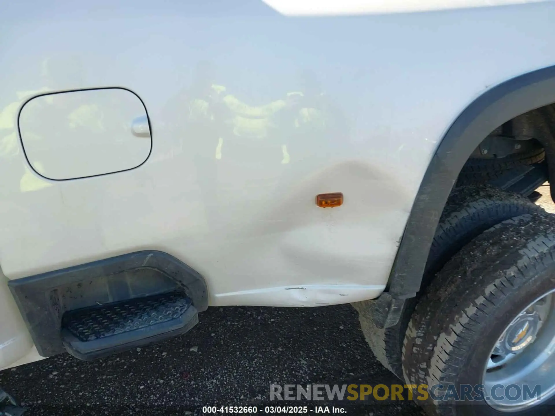 12 Photograph of a damaged car 1GC4YVE75RF314962 CHEVROLET SILVERADO 3500HD 2024