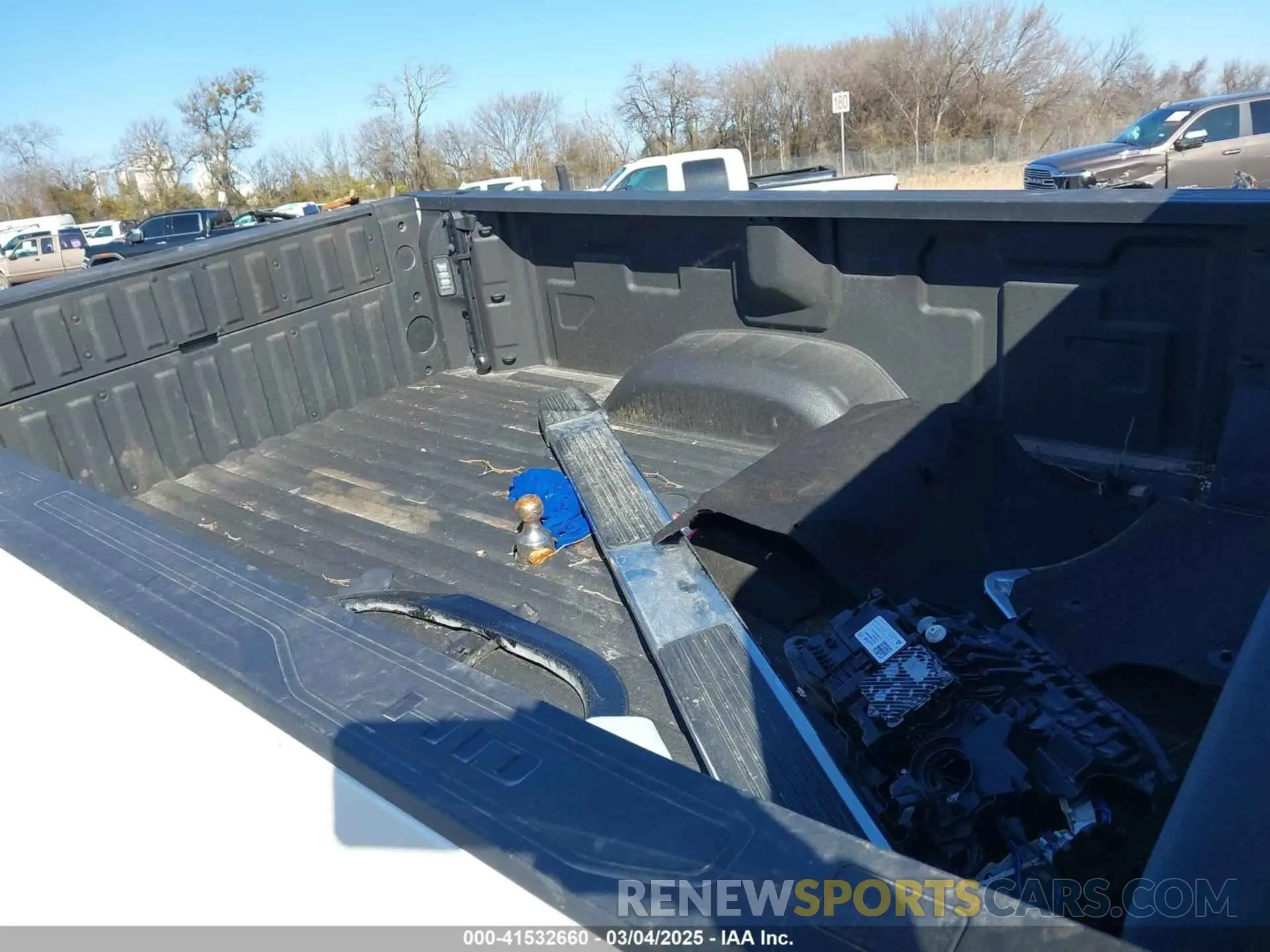 6 Photograph of a damaged car 1GC4YVE75RF314962 CHEVROLET SILVERADO 3500HD 2024