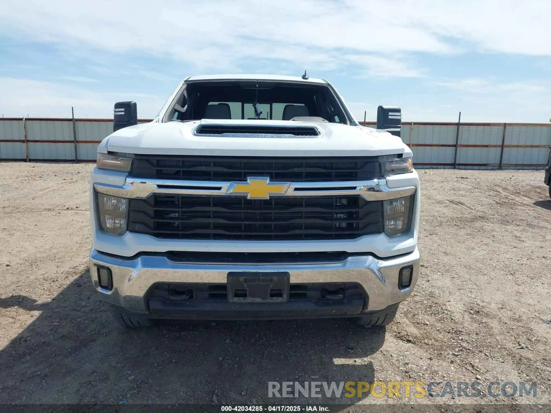 12 Photograph of a damaged car 2GC4YTEY0R1176798 CHEVROLET SILVERADO 3500HD 2024