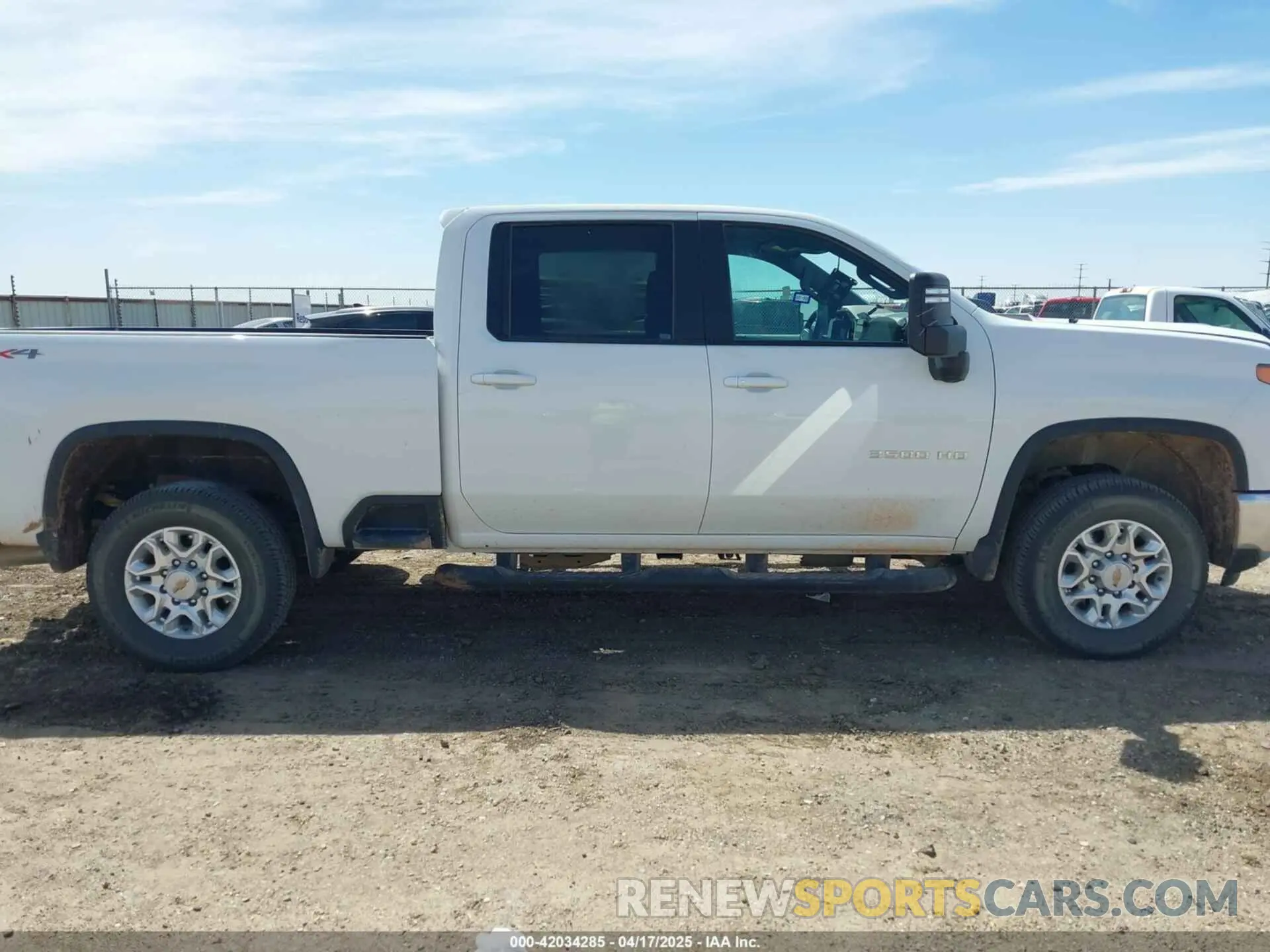 13 Photograph of a damaged car 2GC4YTEY0R1176798 CHEVROLET SILVERADO 3500HD 2024