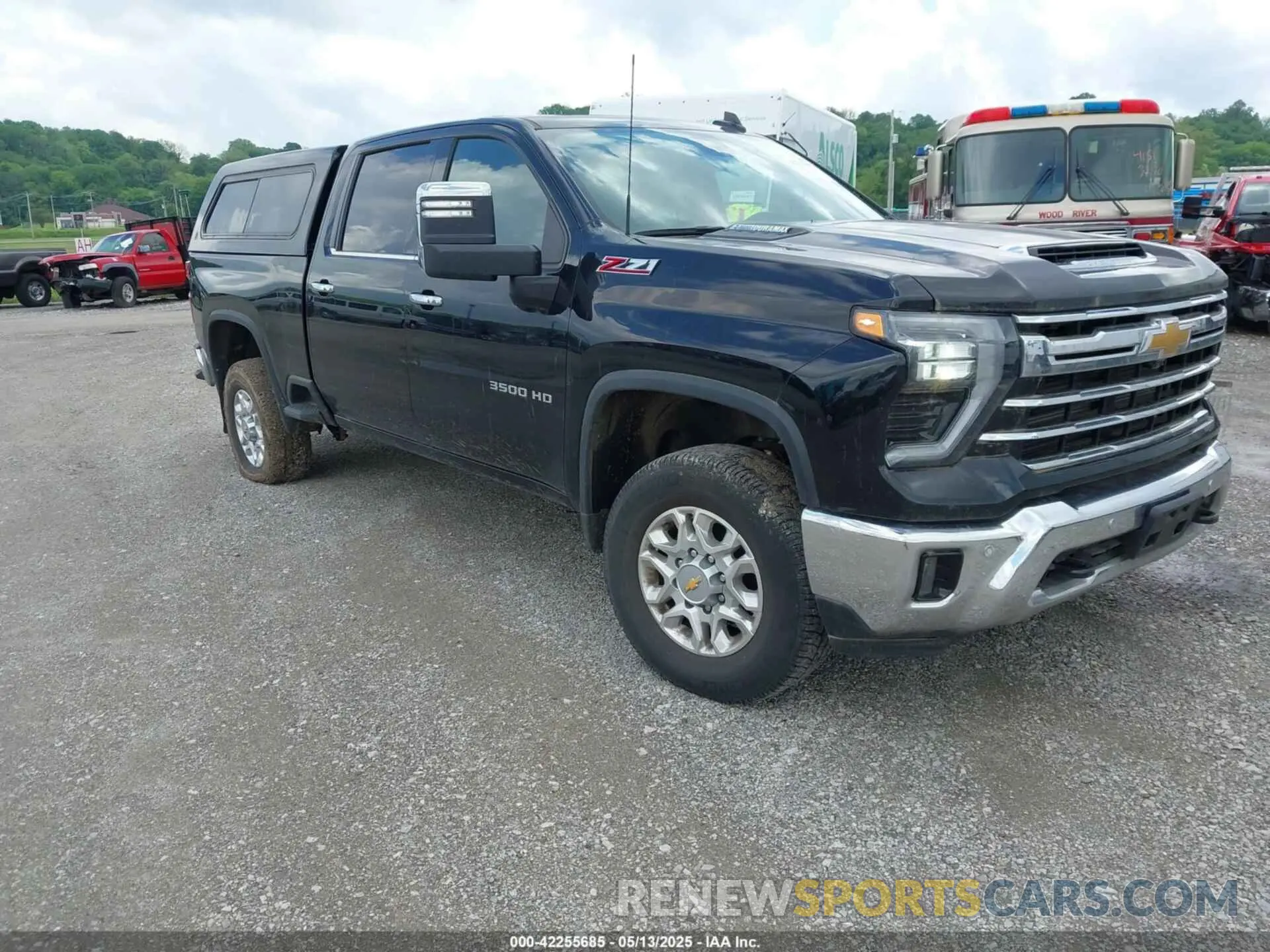 1 Photograph of a damaged car 2GC4YUEY1R1100545 CHEVROLET SILVERADO 3500HD 2024
