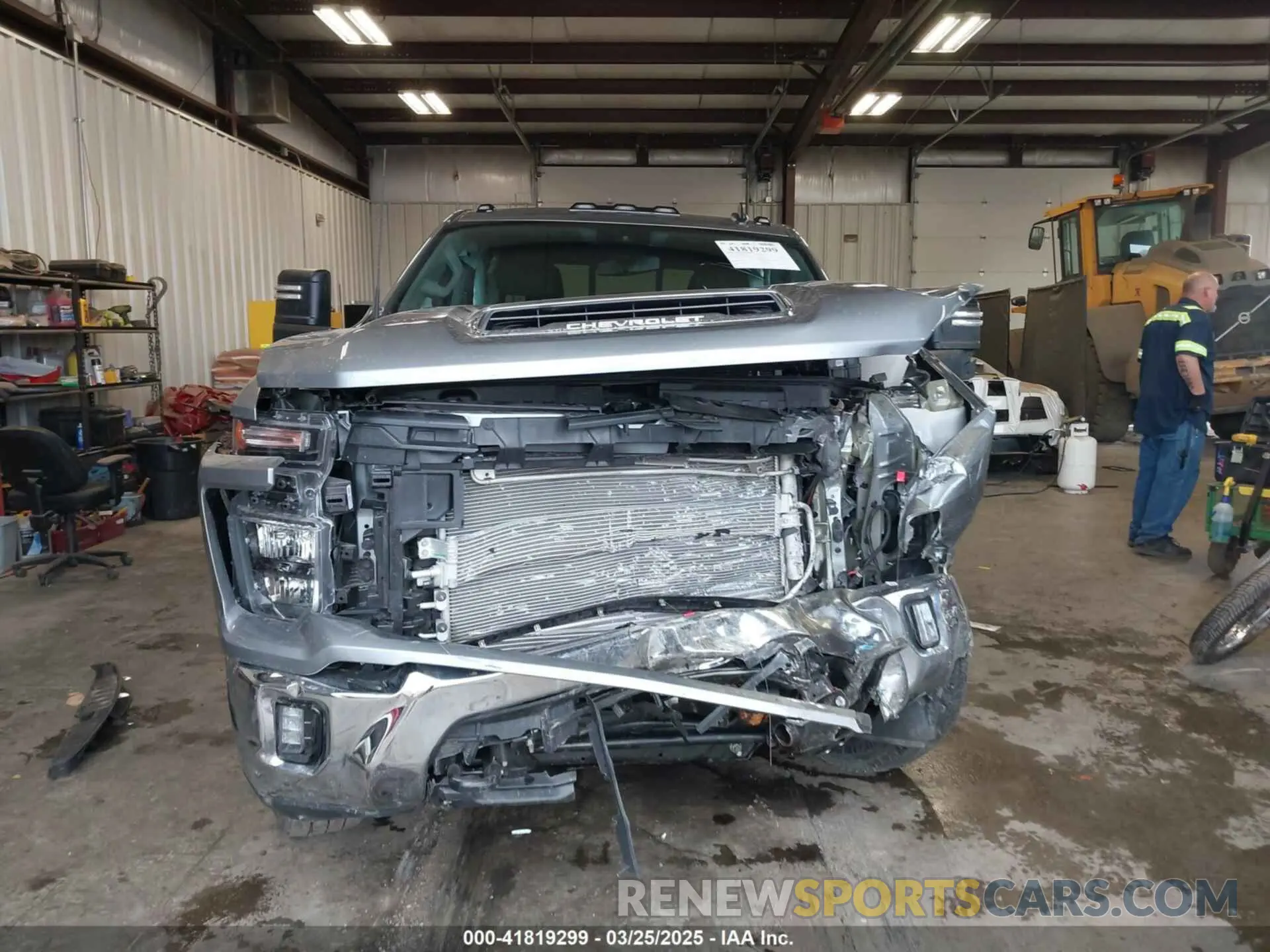 14 Photograph of a damaged car 1GC4KTEY5SF151119 CHEVROLET SILVERADO 3500HD 2025