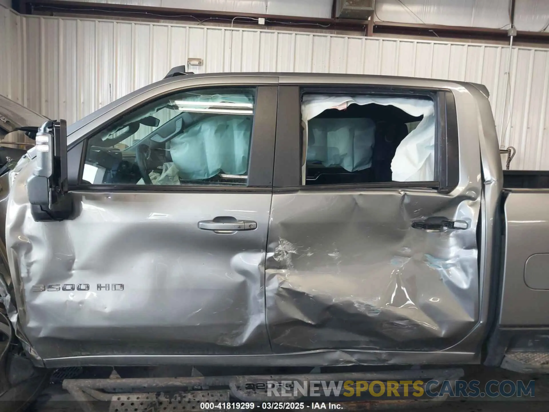 16 Photograph of a damaged car 1GC4KTEY5SF151119 CHEVROLET SILVERADO 3500HD 2025