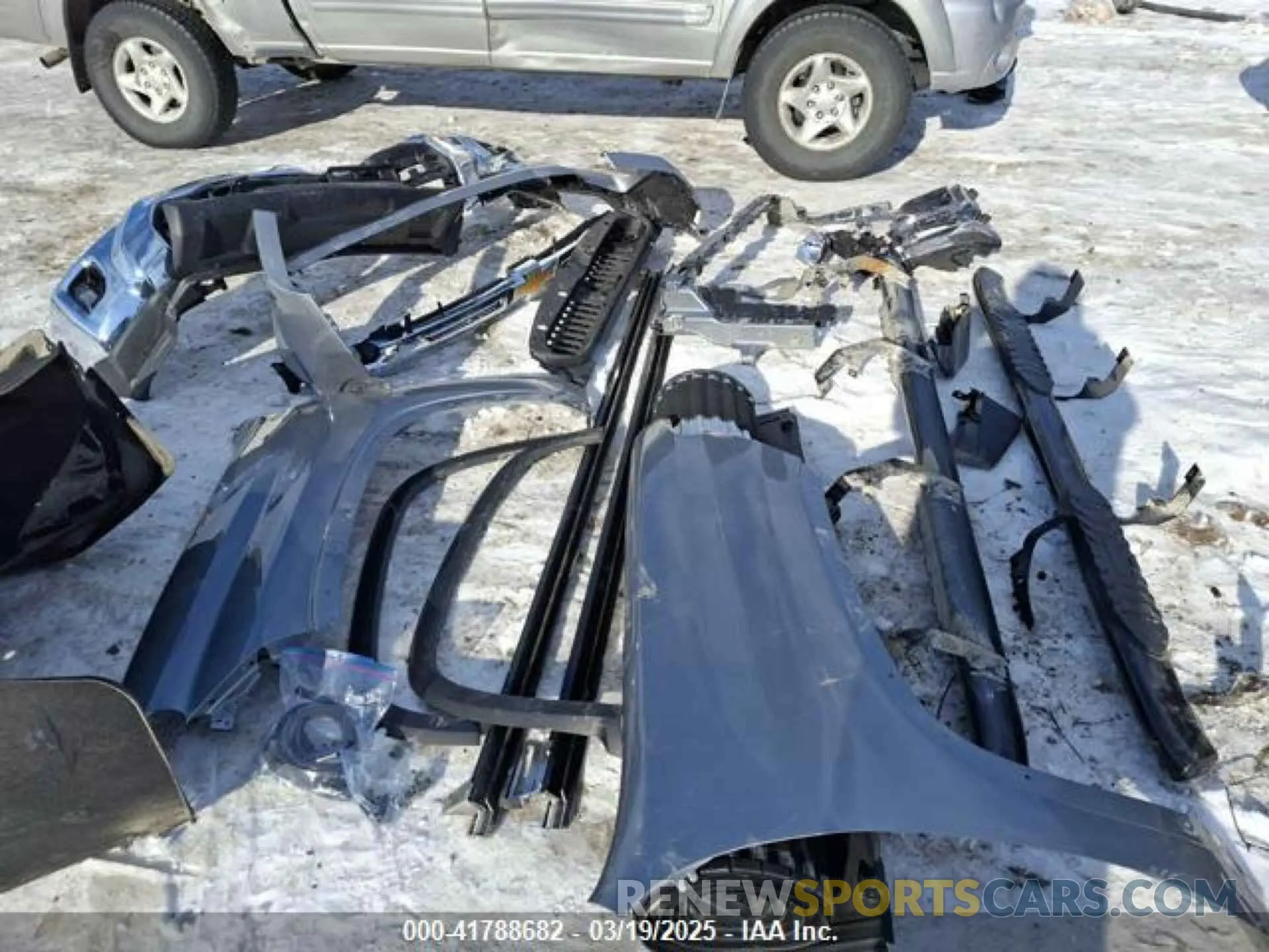 13 Photograph of a damaged car 1GC4KTEY8SF195938 CHEVROLET SILVERADO 3500HD 2025