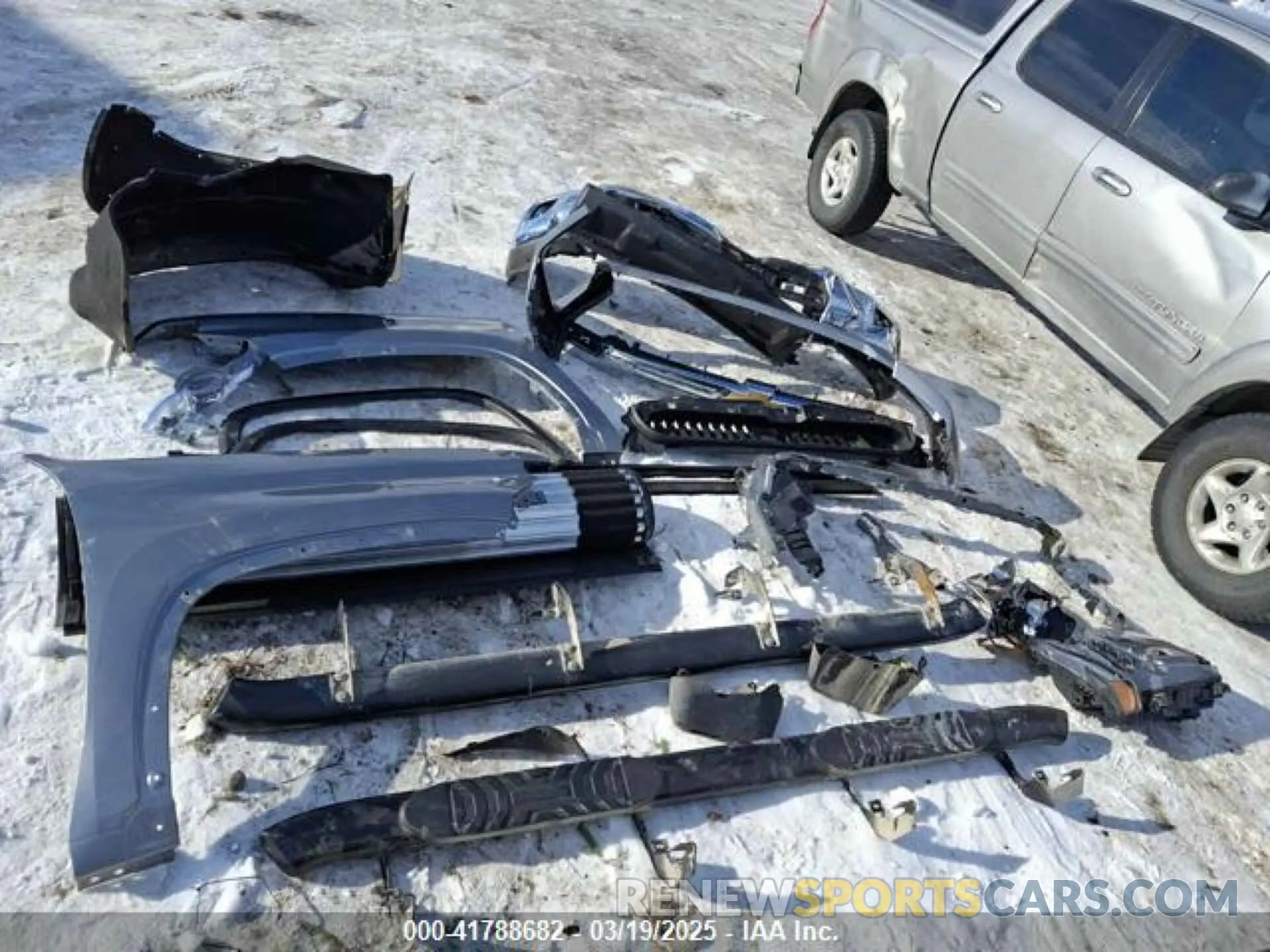 14 Photograph of a damaged car 1GC4KTEY8SF195938 CHEVROLET SILVERADO 3500HD 2025