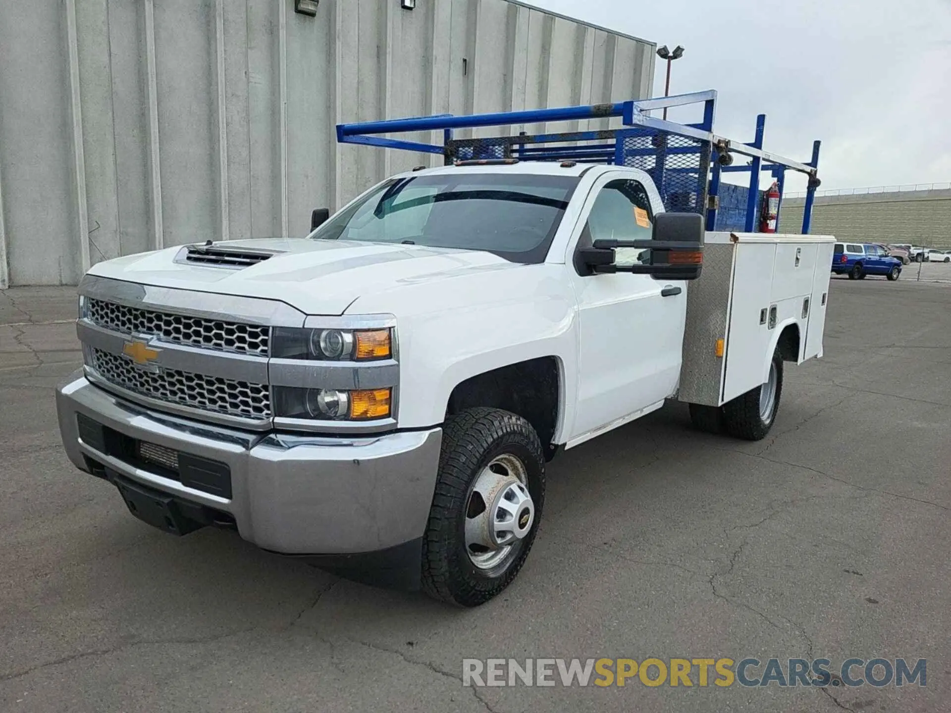 29 Photograph of a damaged car 1GB3CVCY4KF192045 CHEVROLET SILVERADO 3500HD CHASSIS 2019