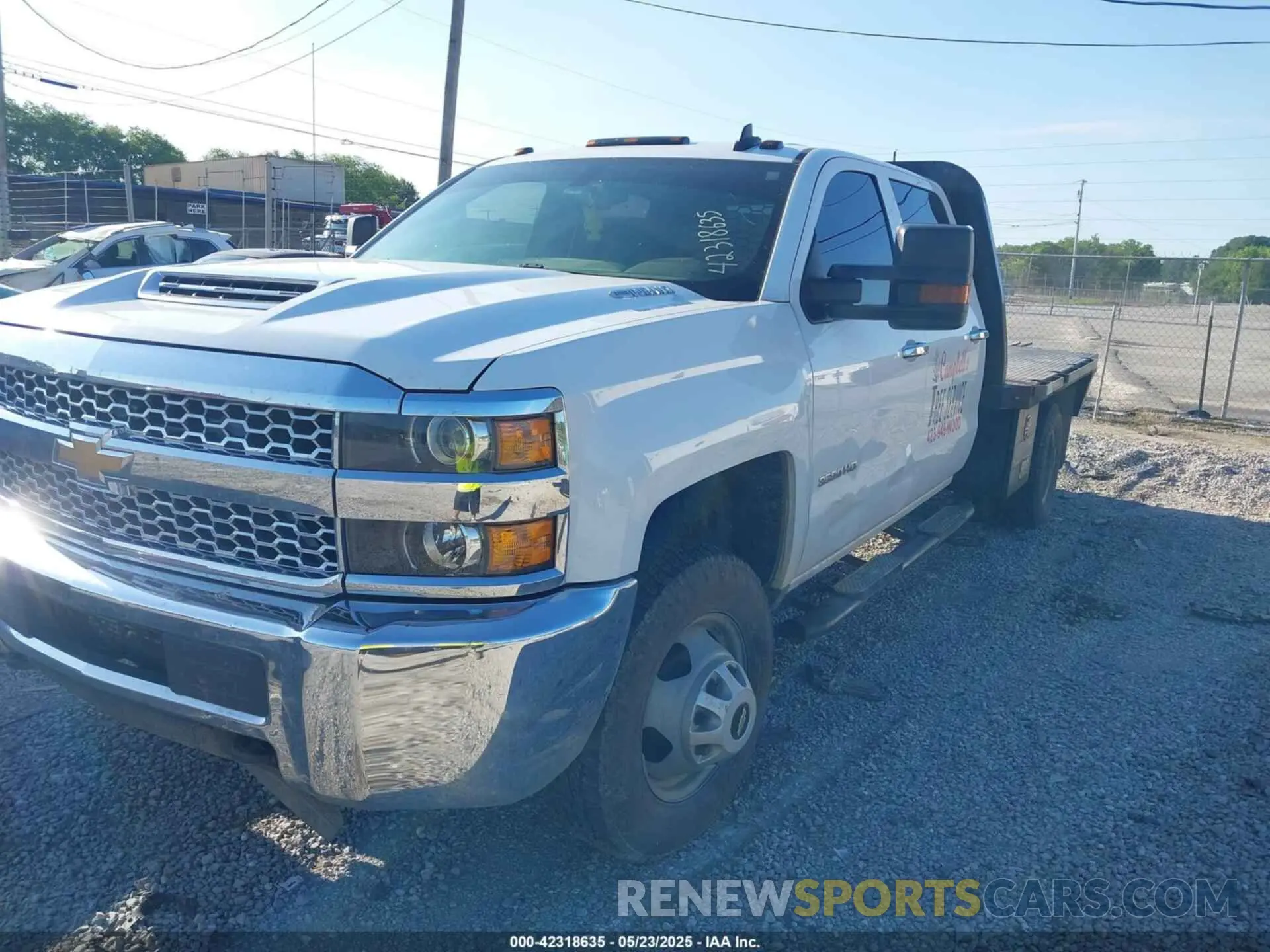 1 Photograph of a damaged car 1GB4KVCY0KF235416 CHEVROLET SILVERADO 3500HD CHASSIS 2019