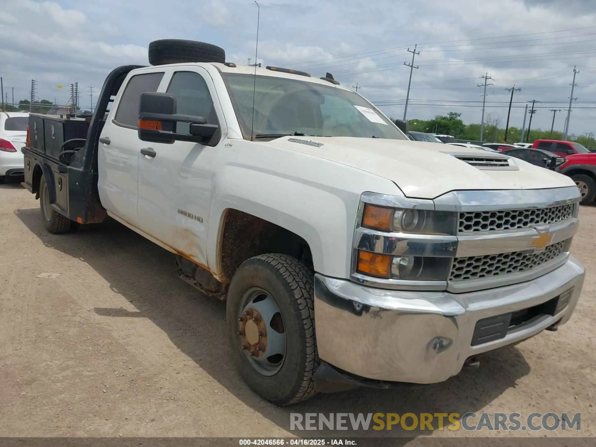 1 Photograph of a damaged car 1GB4KVCY1KF160662 CHEVROLET SILVERADO 3500HD CHASSIS 2019