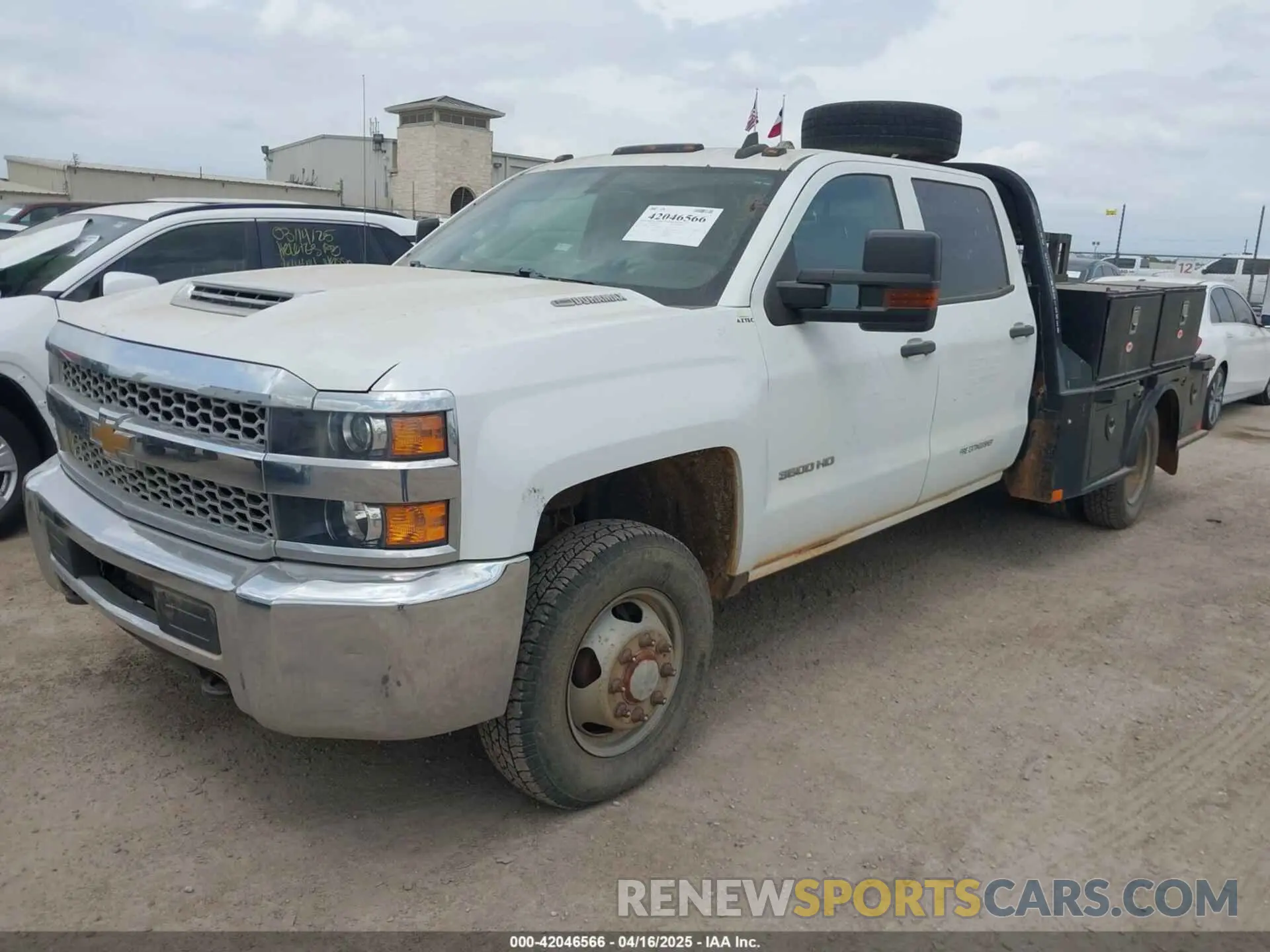 2 Photograph of a damaged car 1GB4KVCY1KF160662 CHEVROLET SILVERADO 3500HD CHASSIS 2019
