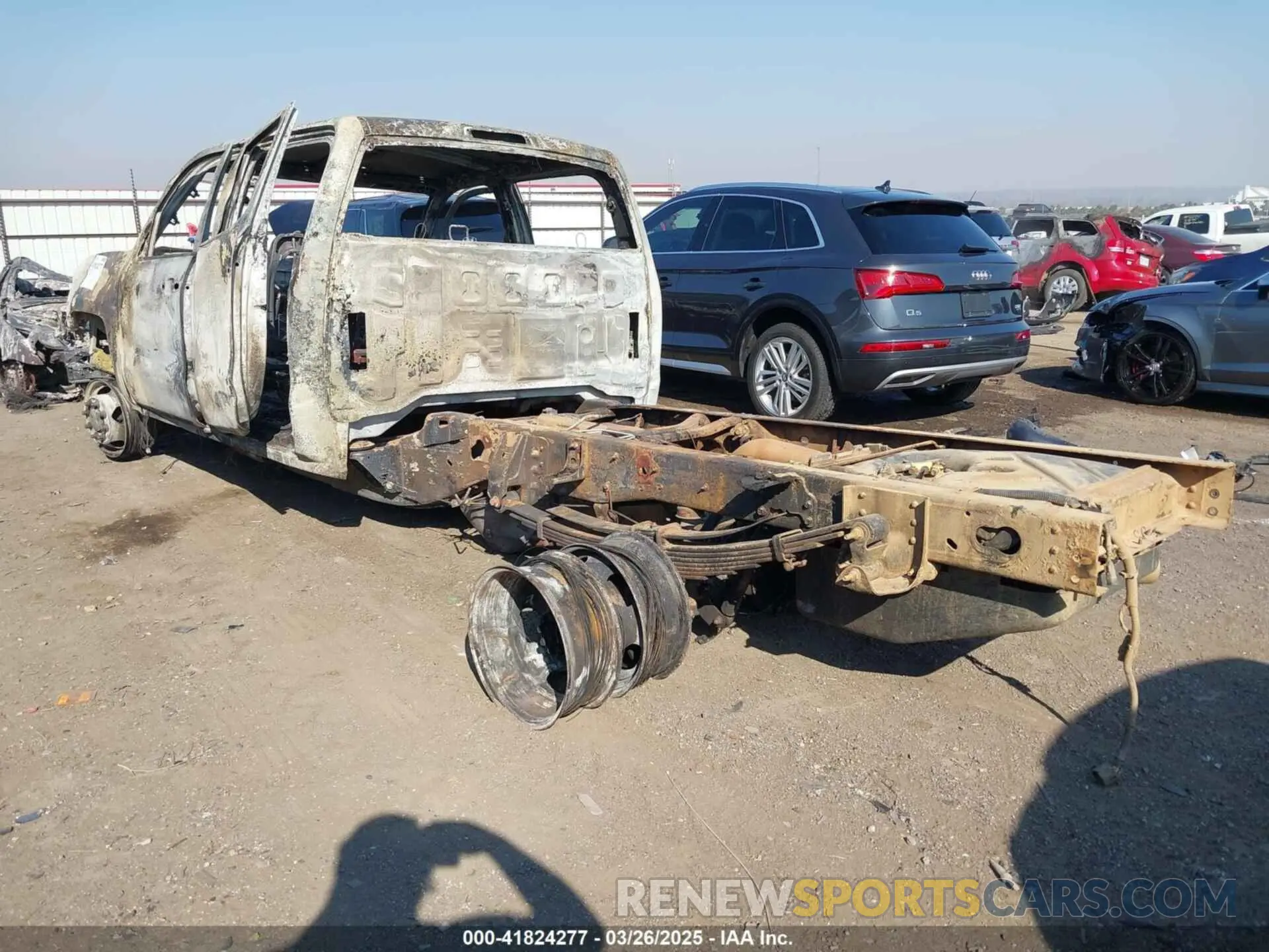 3 Photograph of a damaged car 1GB4KVCY5KF103025 CHEVROLET SILVERADO 3500HD CHASSIS 2019