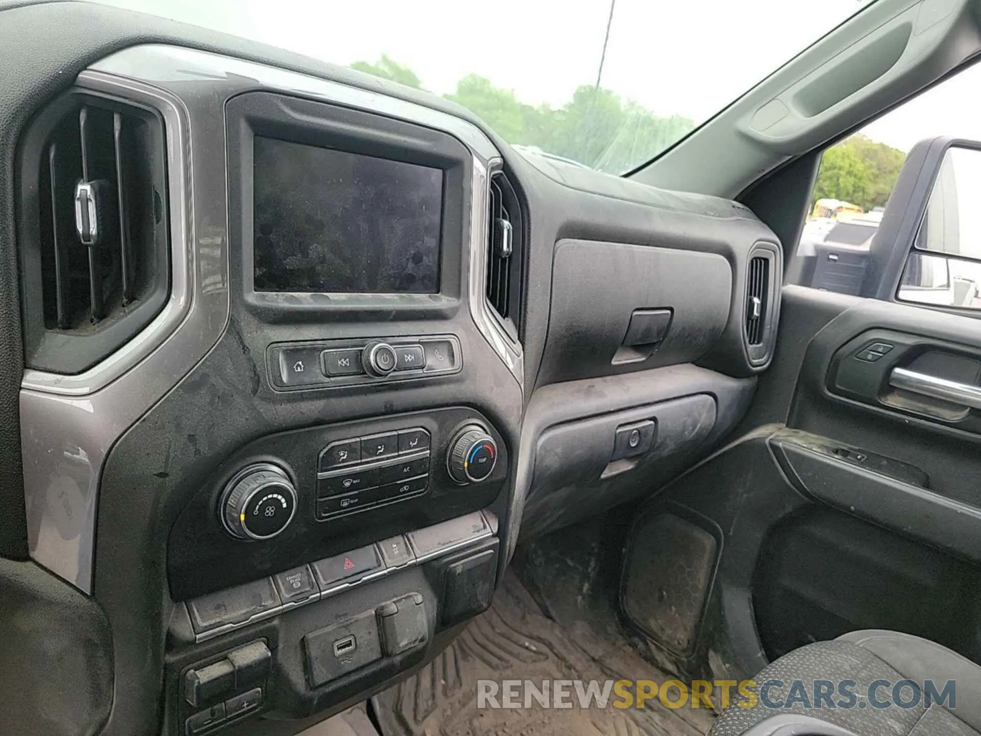 11 Photograph of a damaged car 1GB4YSEY5LF252451 CHEVROLET SILVERADO 3500HD CHASSIS 2020