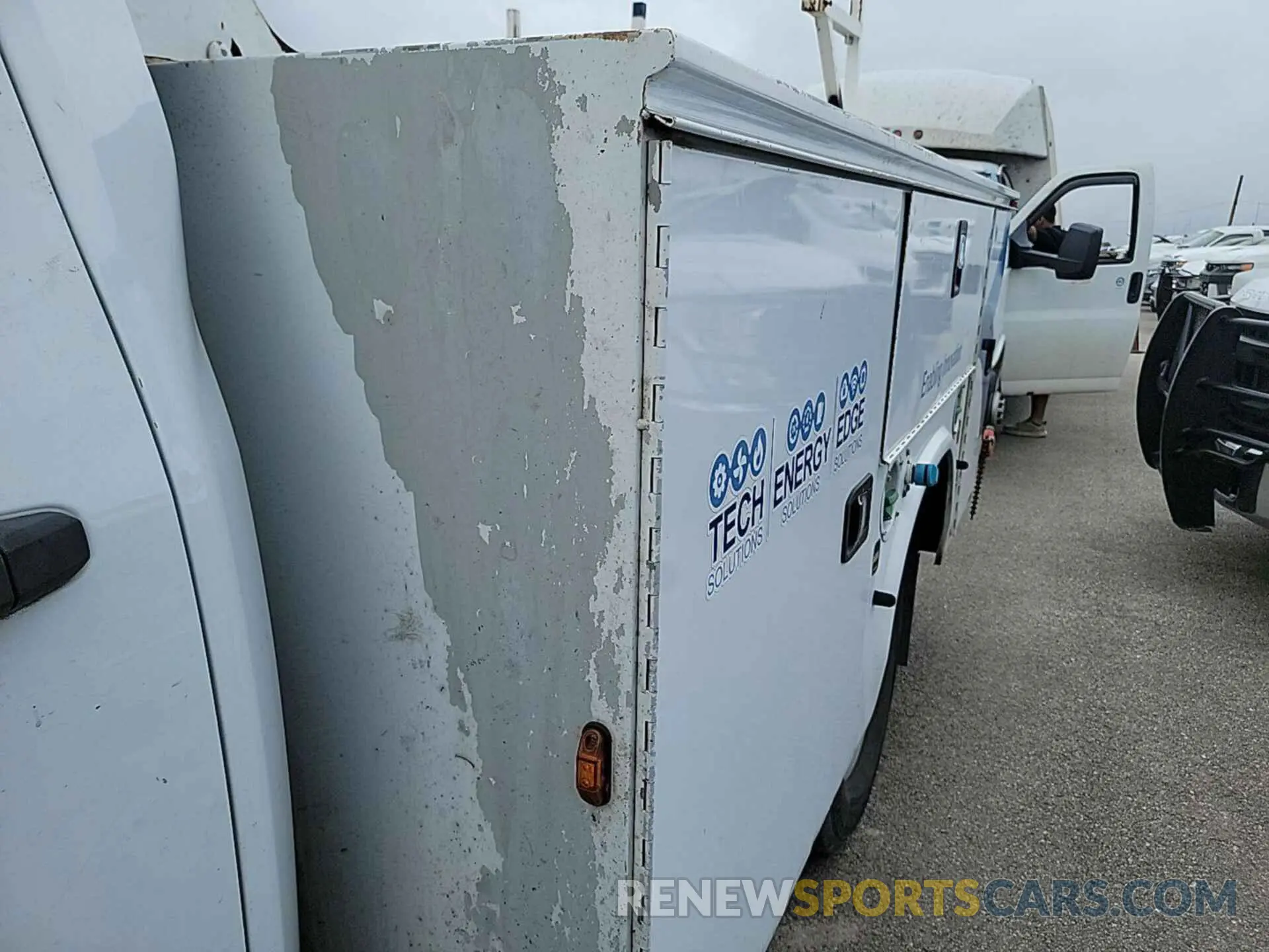 2 Photograph of a damaged car 1GB4YSEY5LF252451 CHEVROLET SILVERADO 3500HD CHASSIS 2020