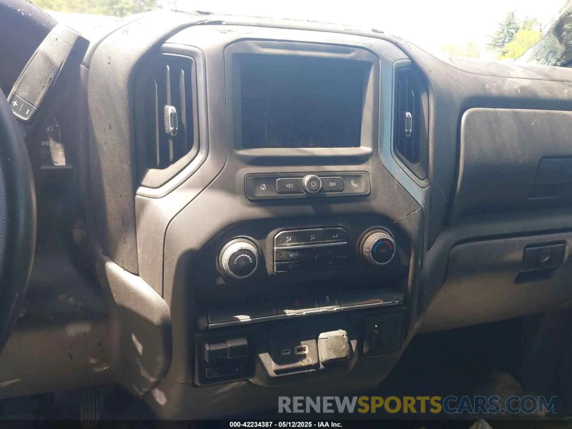 13 Photograph of a damaged car 1GB4YSE75NF159407 CHEVROLET SILVERADO 3500HD CHASSIS 2022