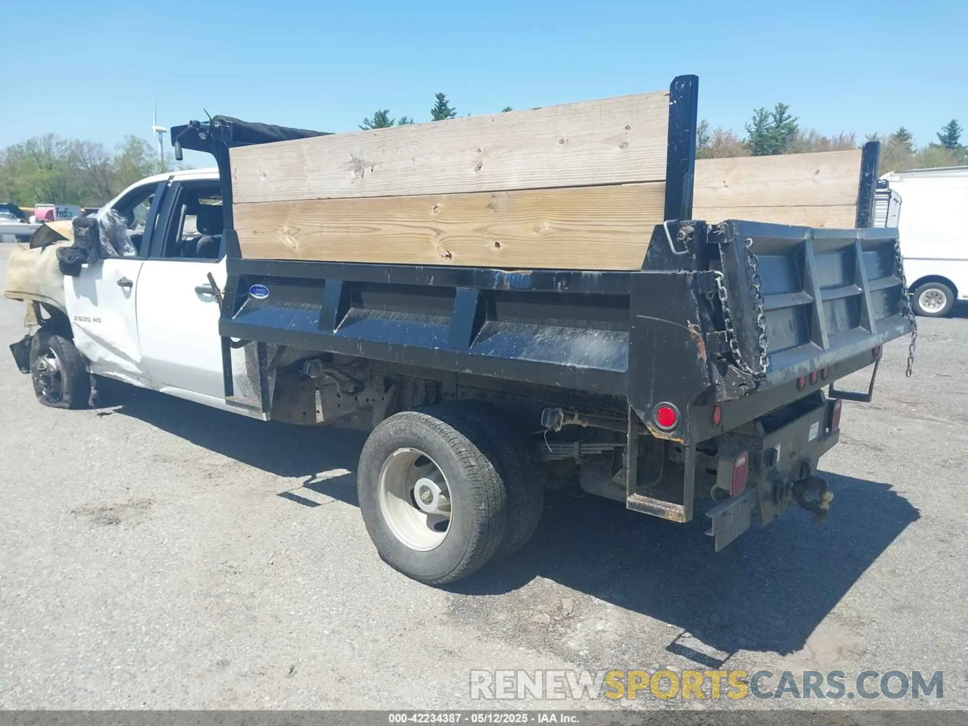3 Photograph of a damaged car 1GB4YSE75NF159407 CHEVROLET SILVERADO 3500HD CHASSIS 2022