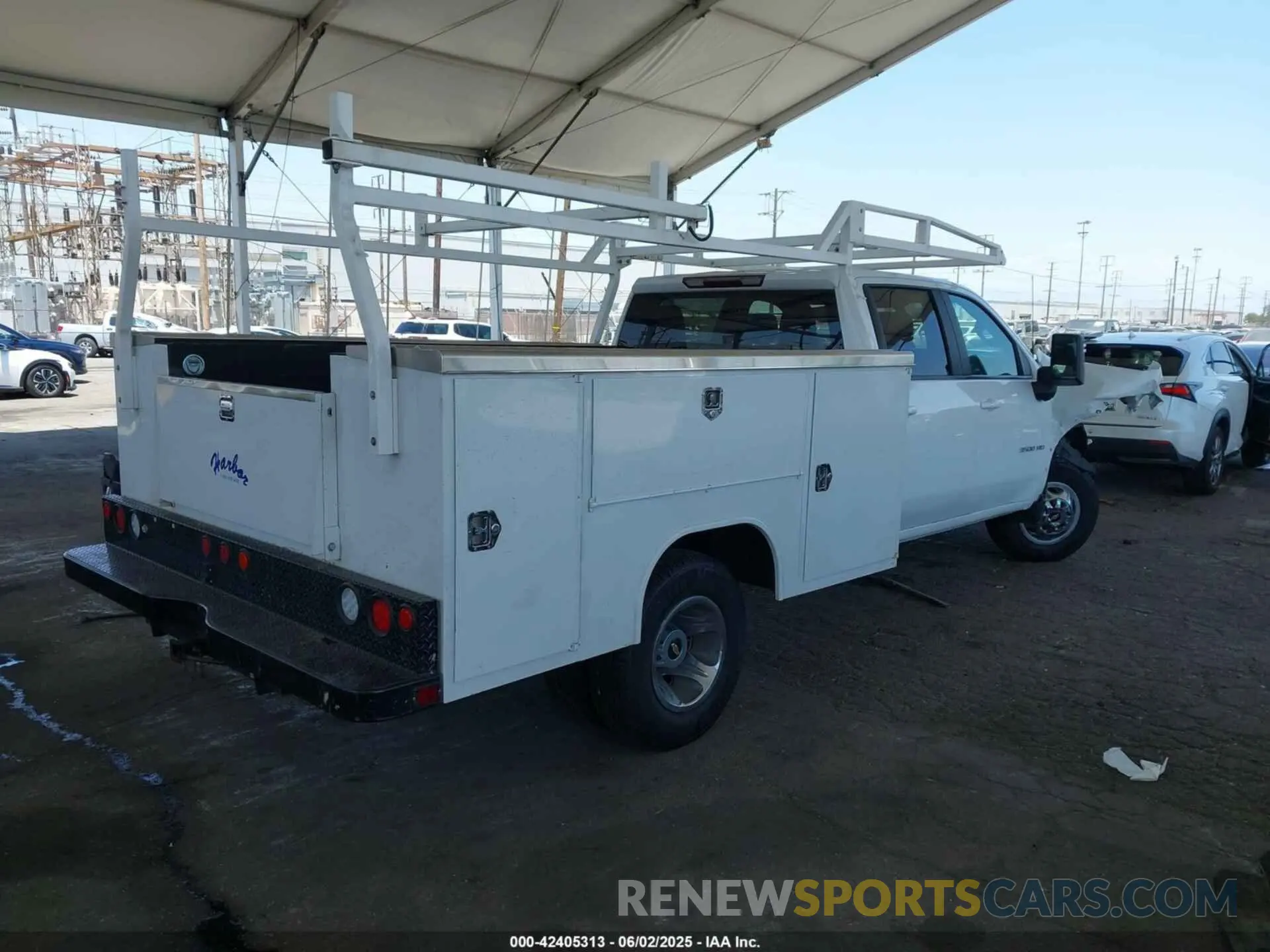 4 Photograph of a damaged car 1GB4YTE72NF100675 CHEVROLET SILVERADO 3500HD CHASSIS 2022