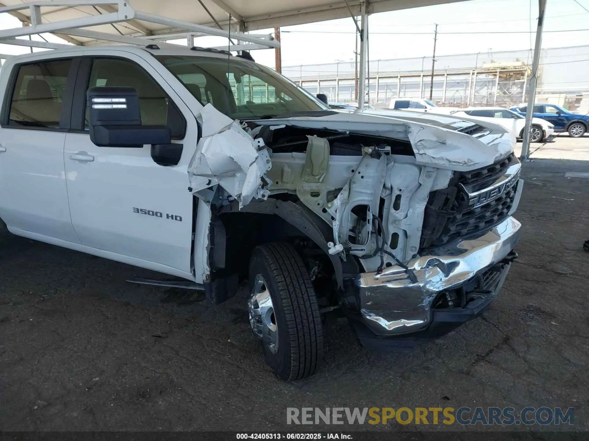 6 Photograph of a damaged car 1GB4YTE72NF100675 CHEVROLET SILVERADO 3500HD CHASSIS 2022